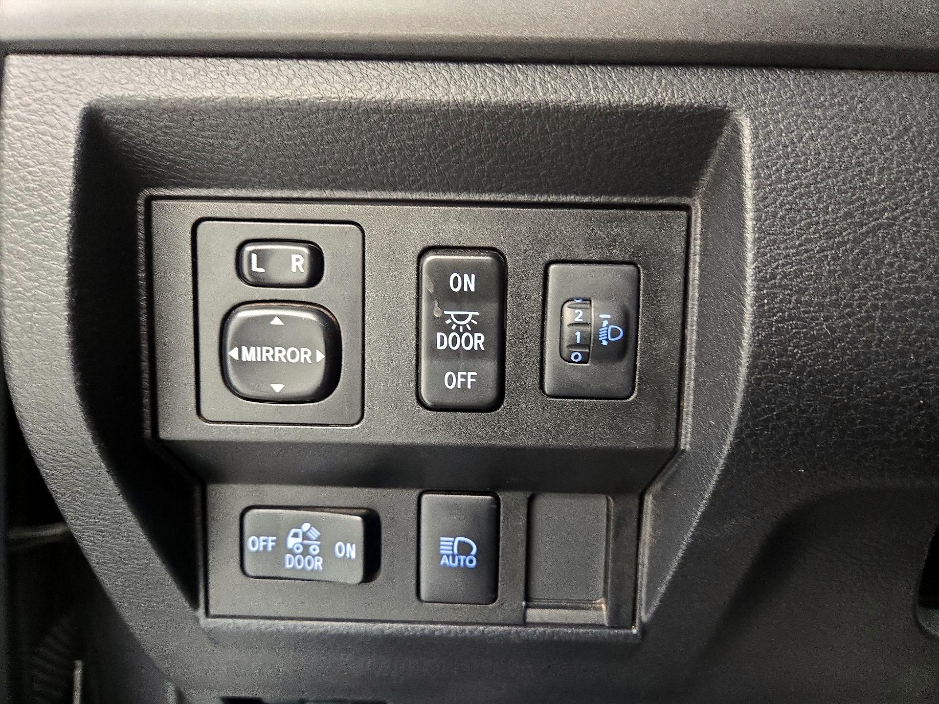 Thumbnail: 2019 Toyota Tundra - 13