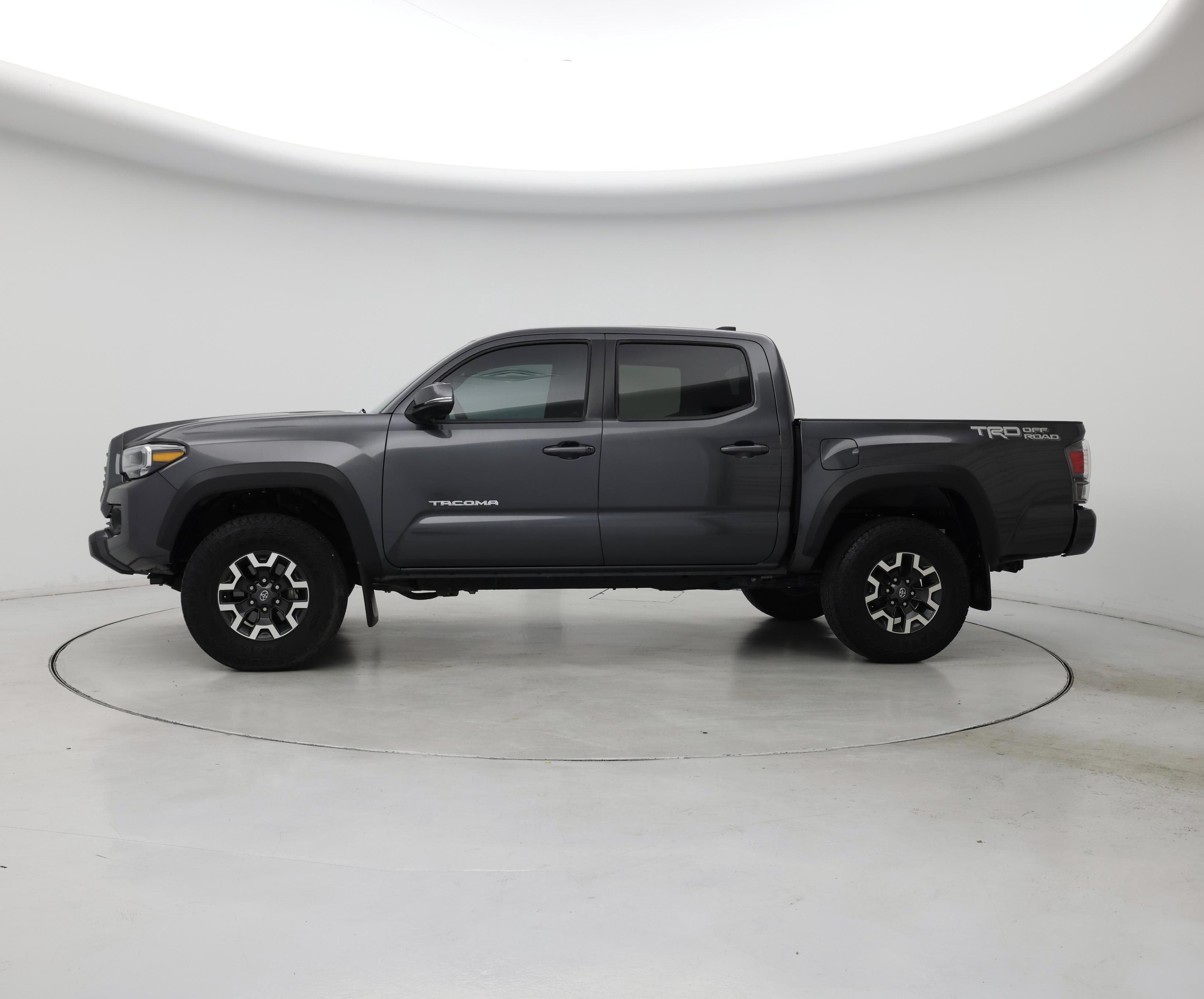 Thumbnail: 2022 Toyota Tacoma - 3