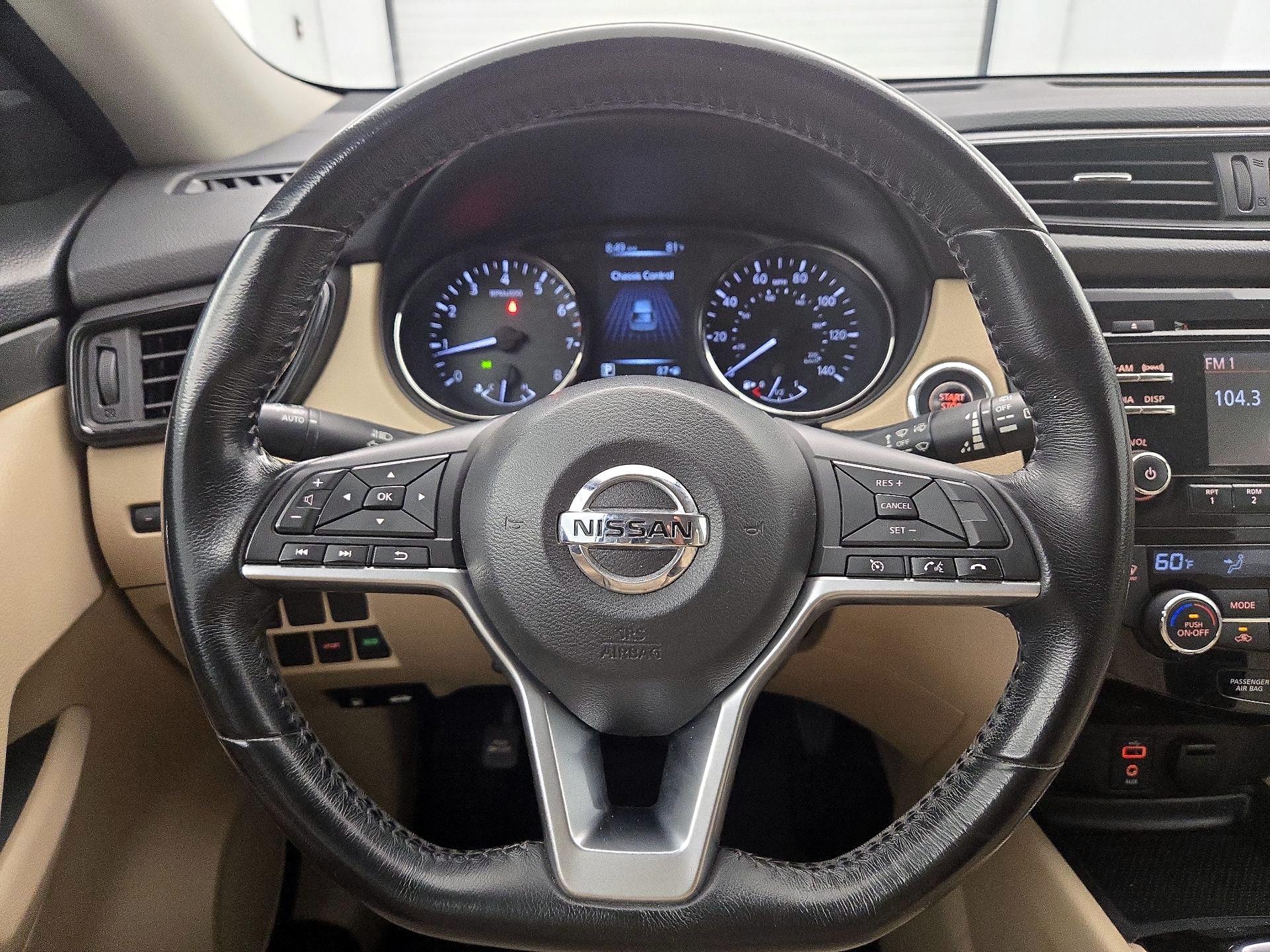 Thumbnail: 2017 Nissan Rogue - 10