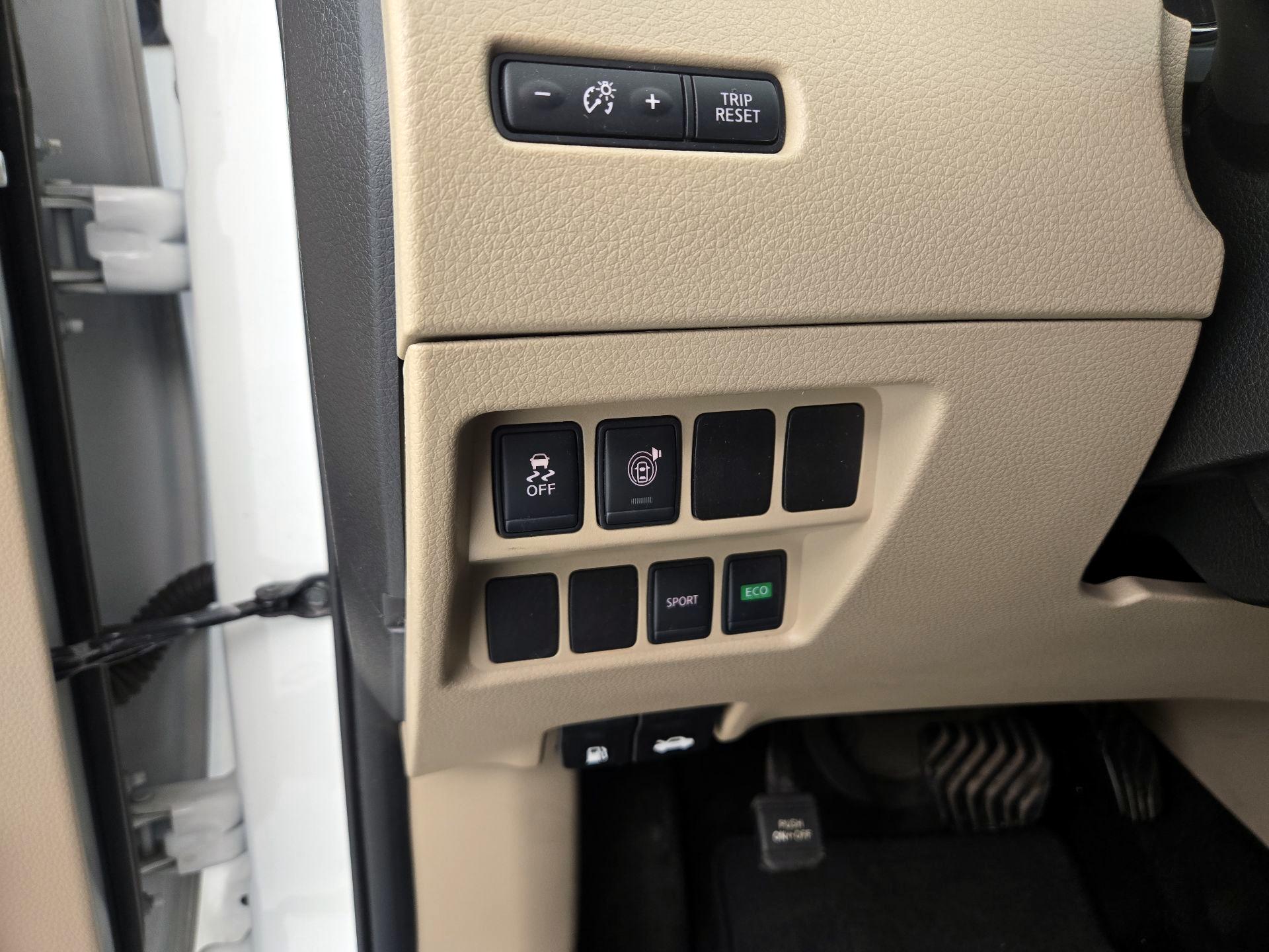 Thumbnail: 2017 Nissan Rogue - 13