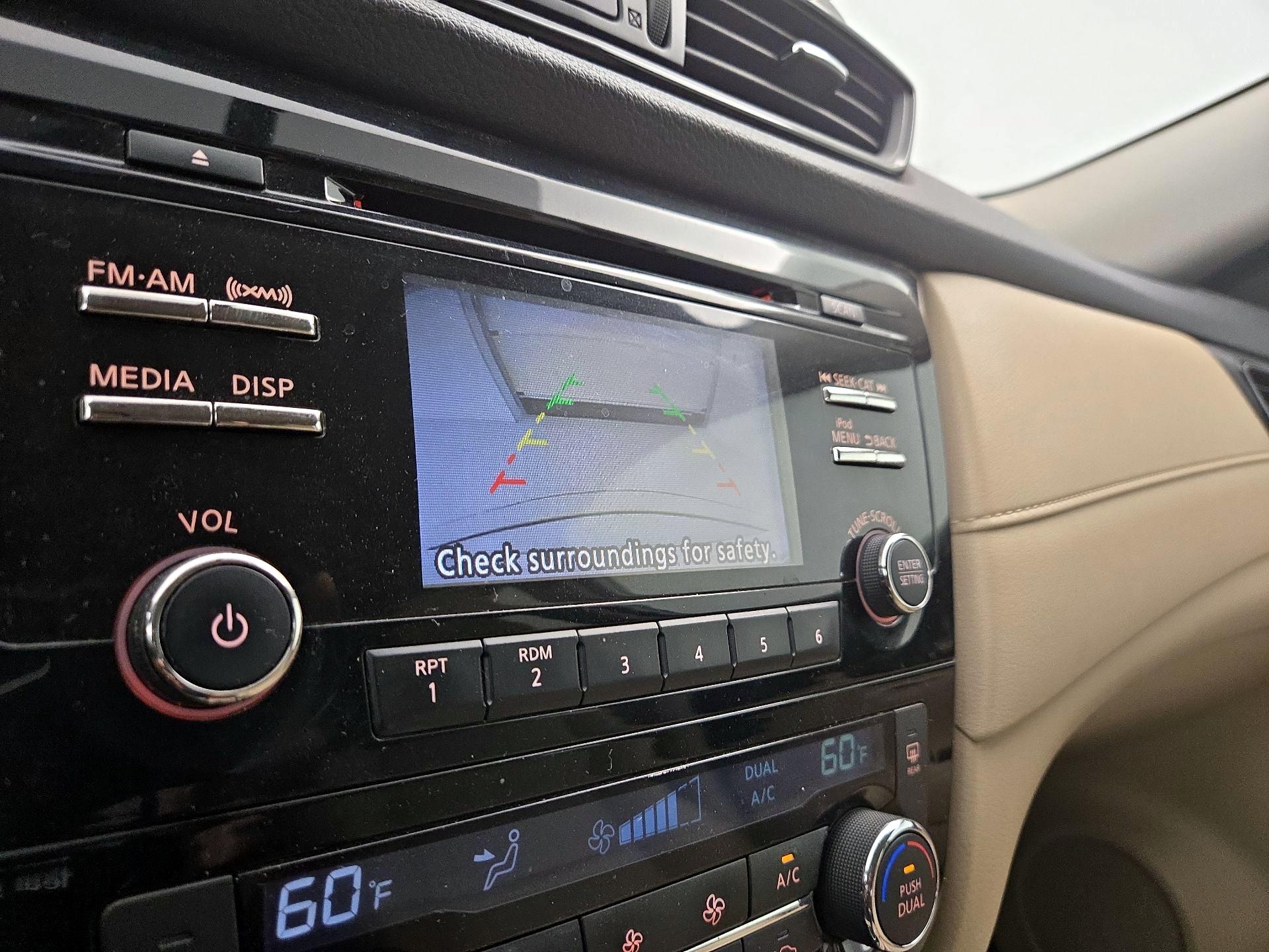 Thumbnail: 2017 Nissan Rogue - 14