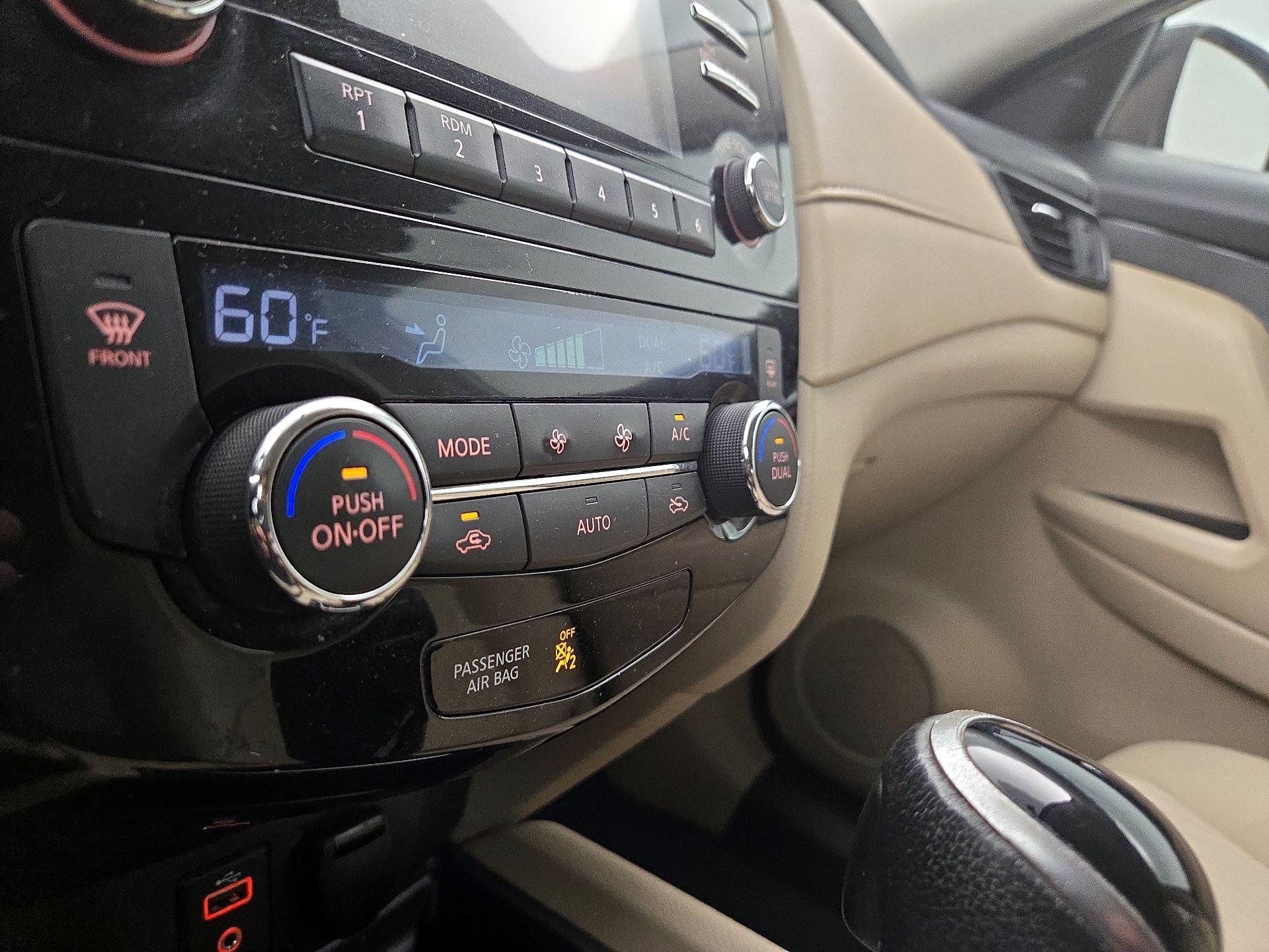 Thumbnail: 2017 Nissan Rogue - 16