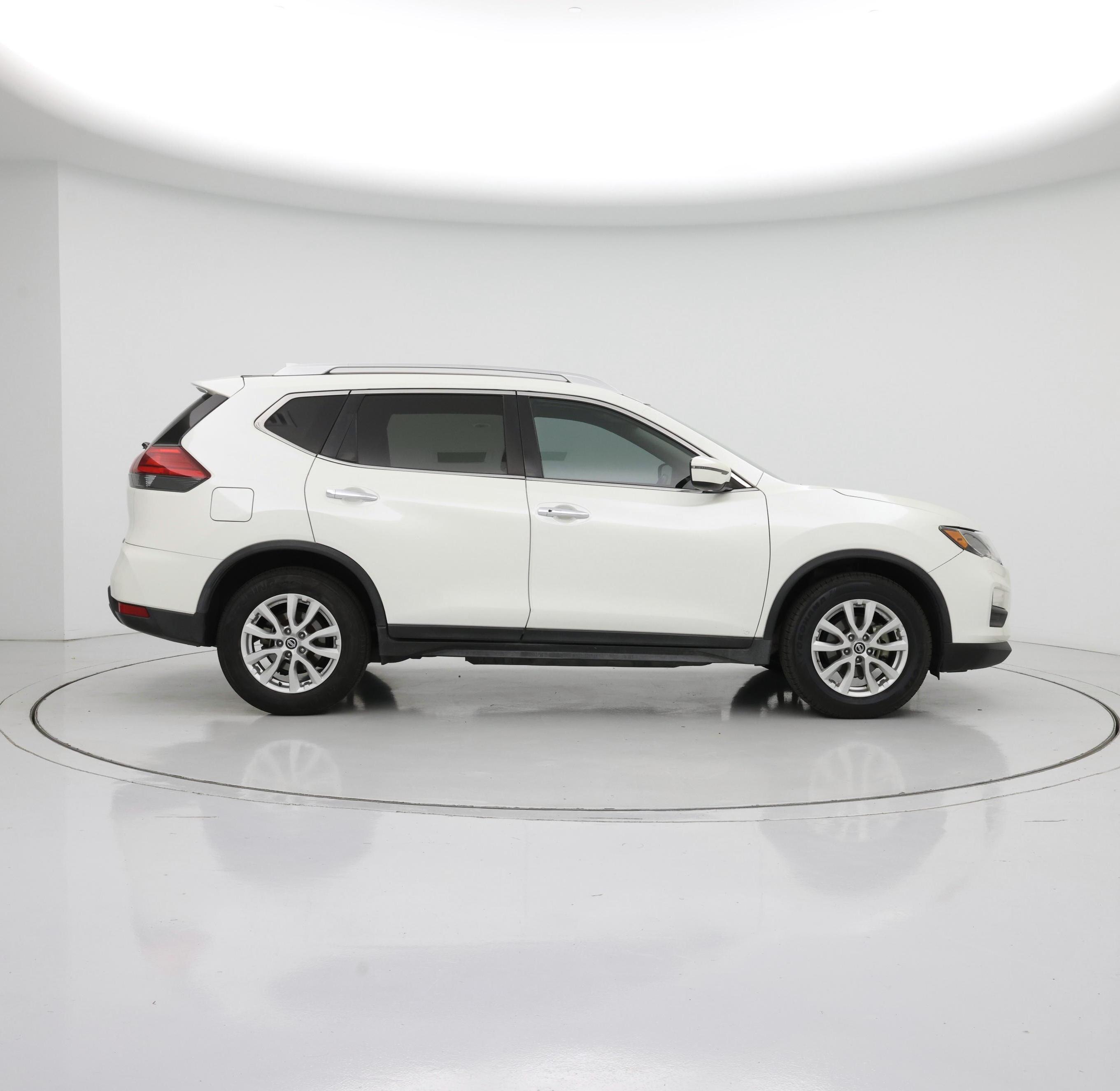 Thumbnail: 2017 Nissan Rogue - 7