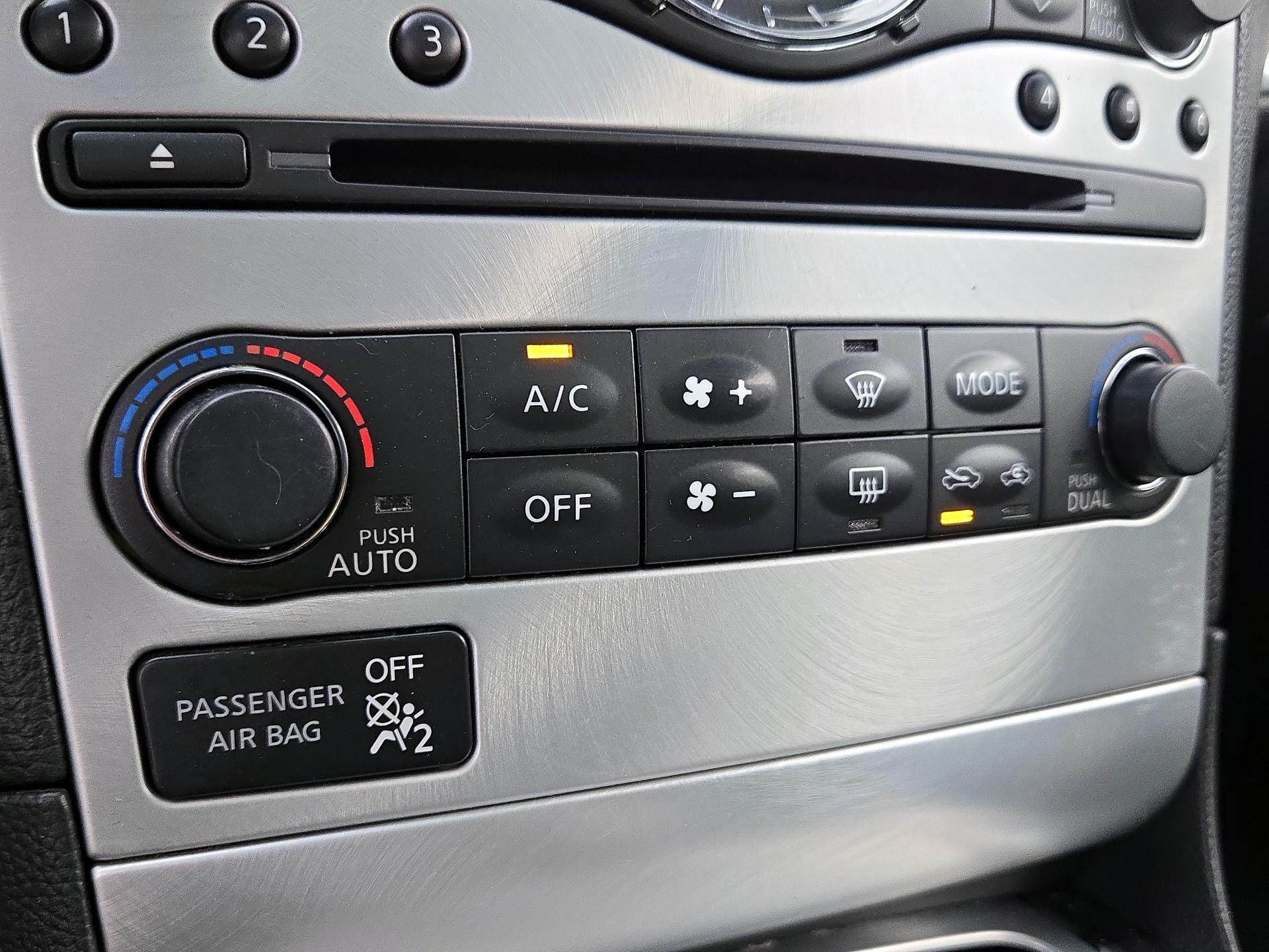 Thumbnail: 2015 INFINITI Q60 - 17