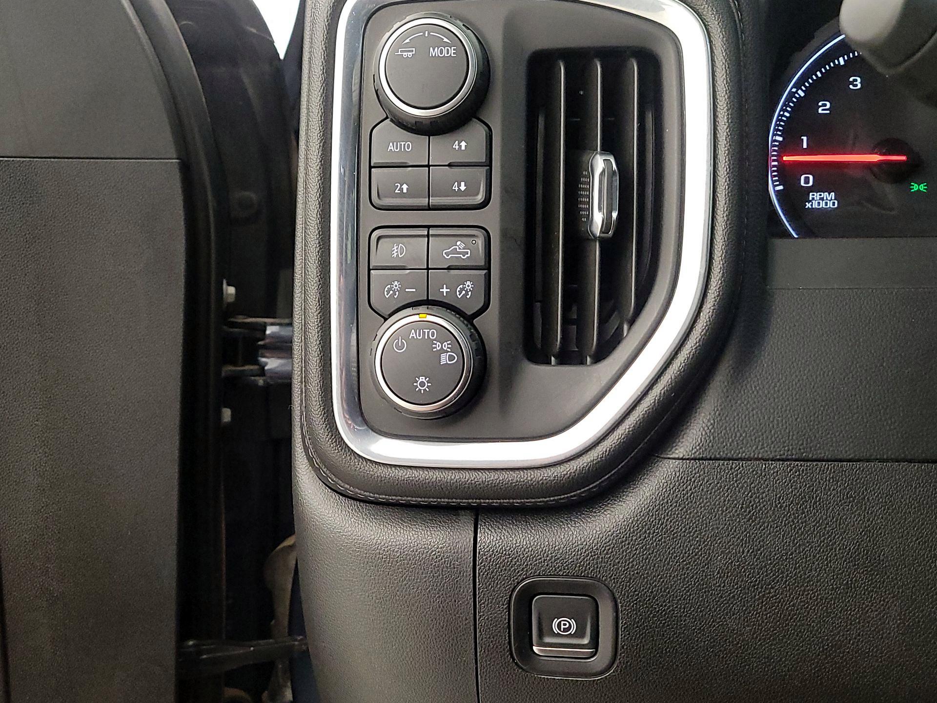 Thumbnail: 2021 Chevrolet Silverado 1500 - 13