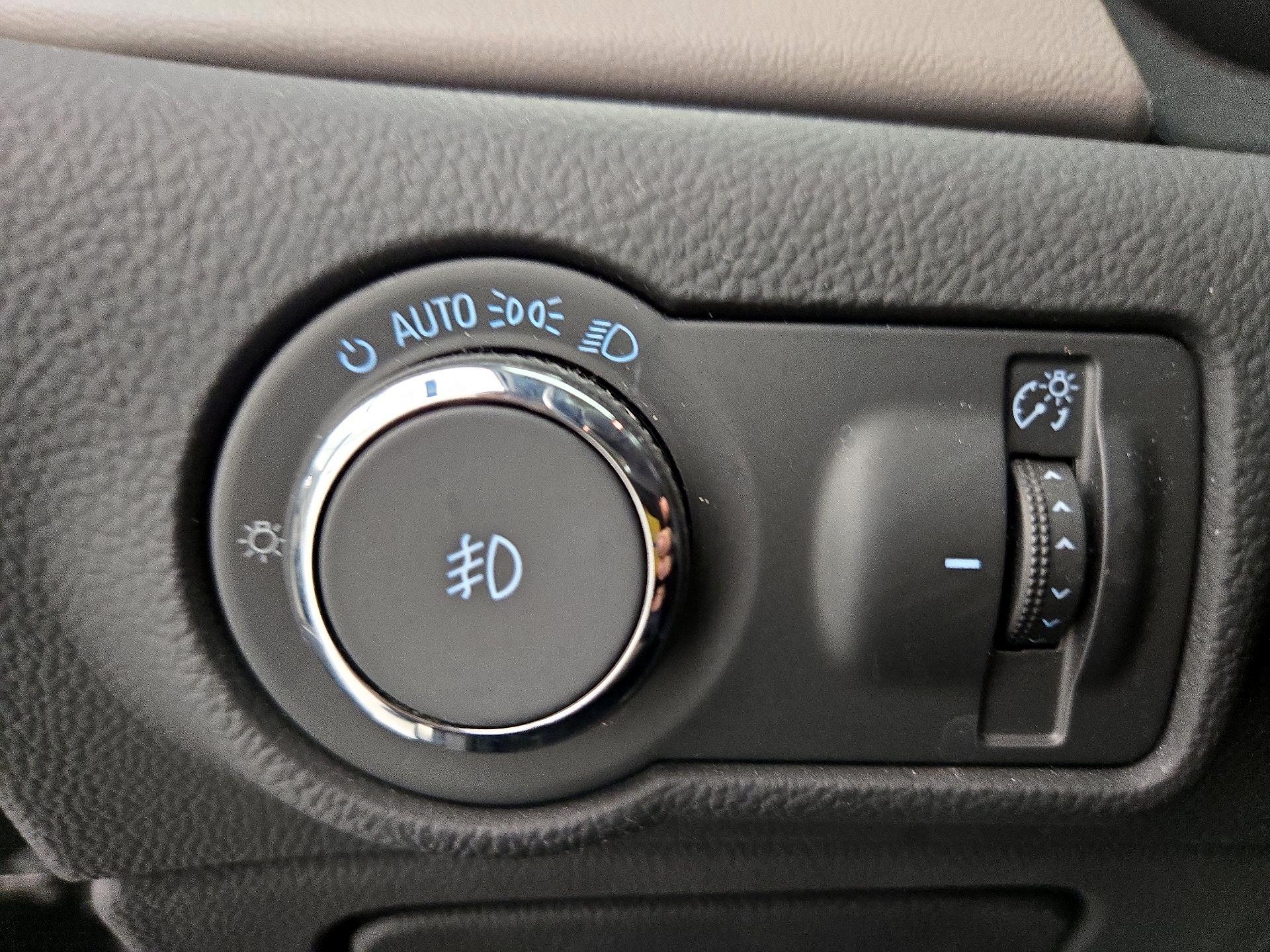 Thumbnail: 2014 Buick Verano - 13