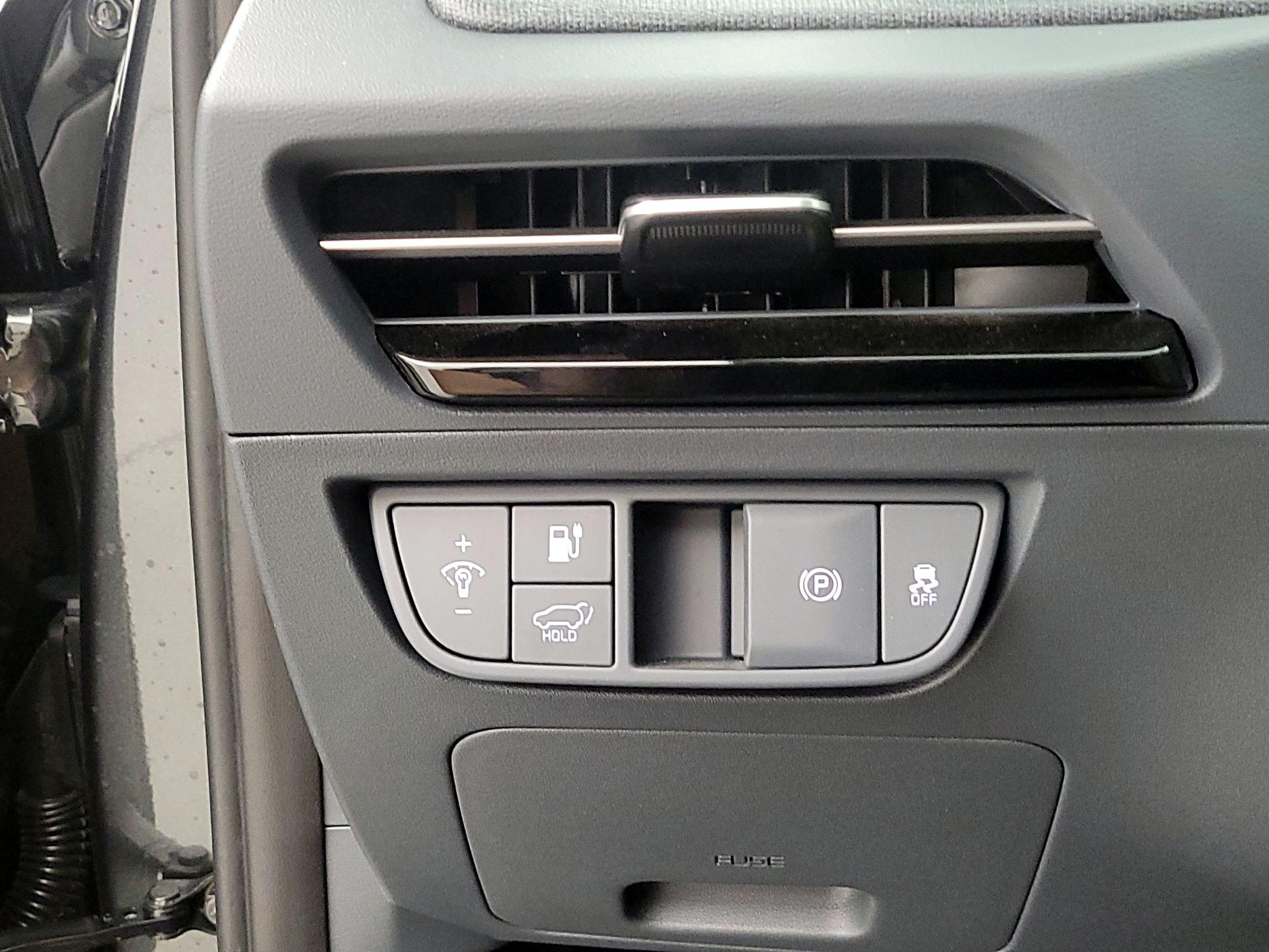 Thumbnail: 2024 Kia EV6 - 13