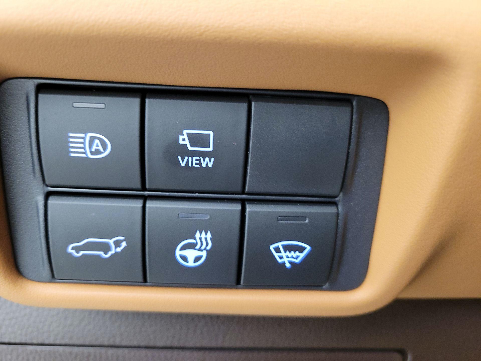 Thumbnail: 2021 Toyota Highlander - 13