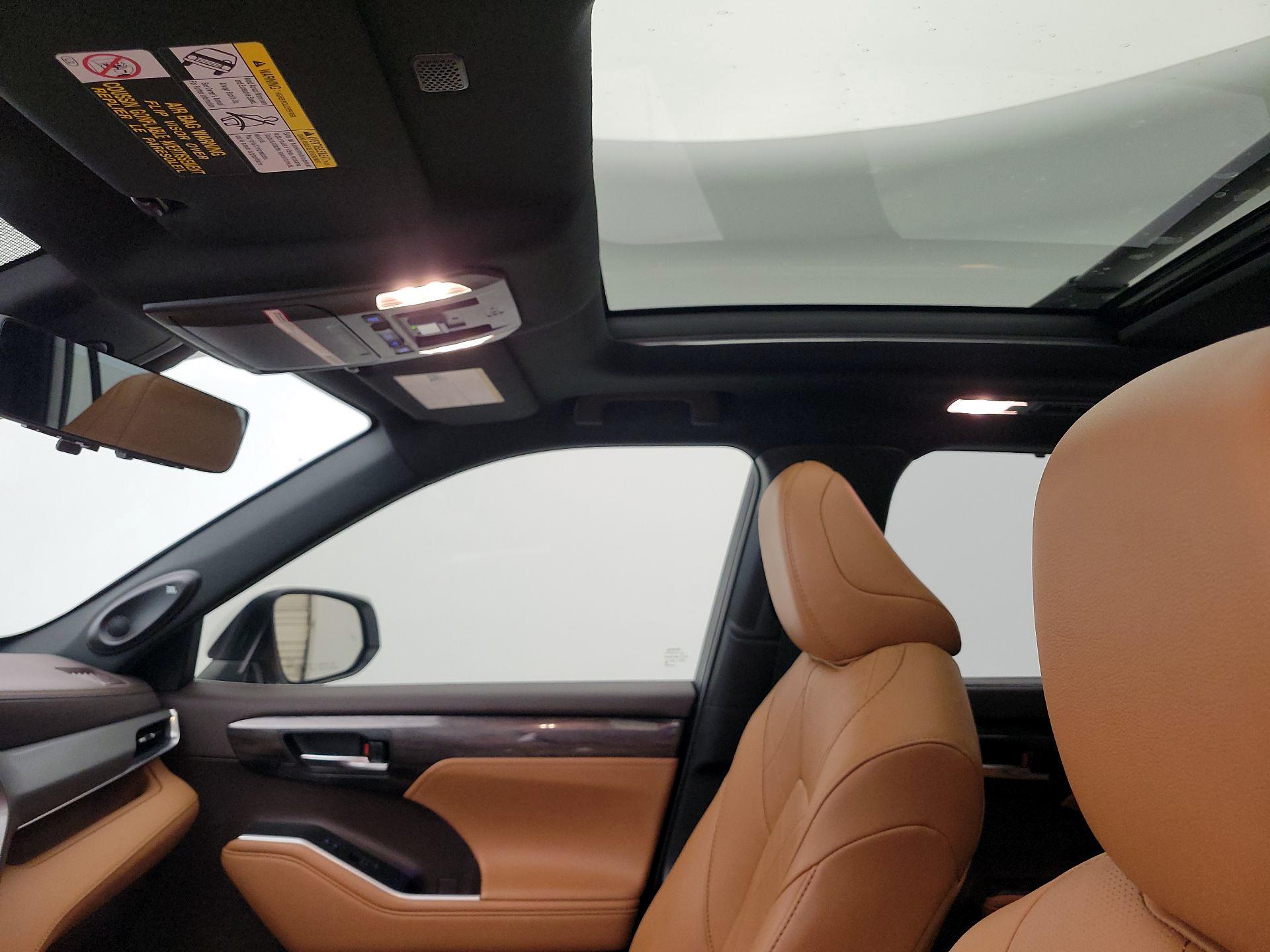 Thumbnail: 2021 Toyota Highlander - 20