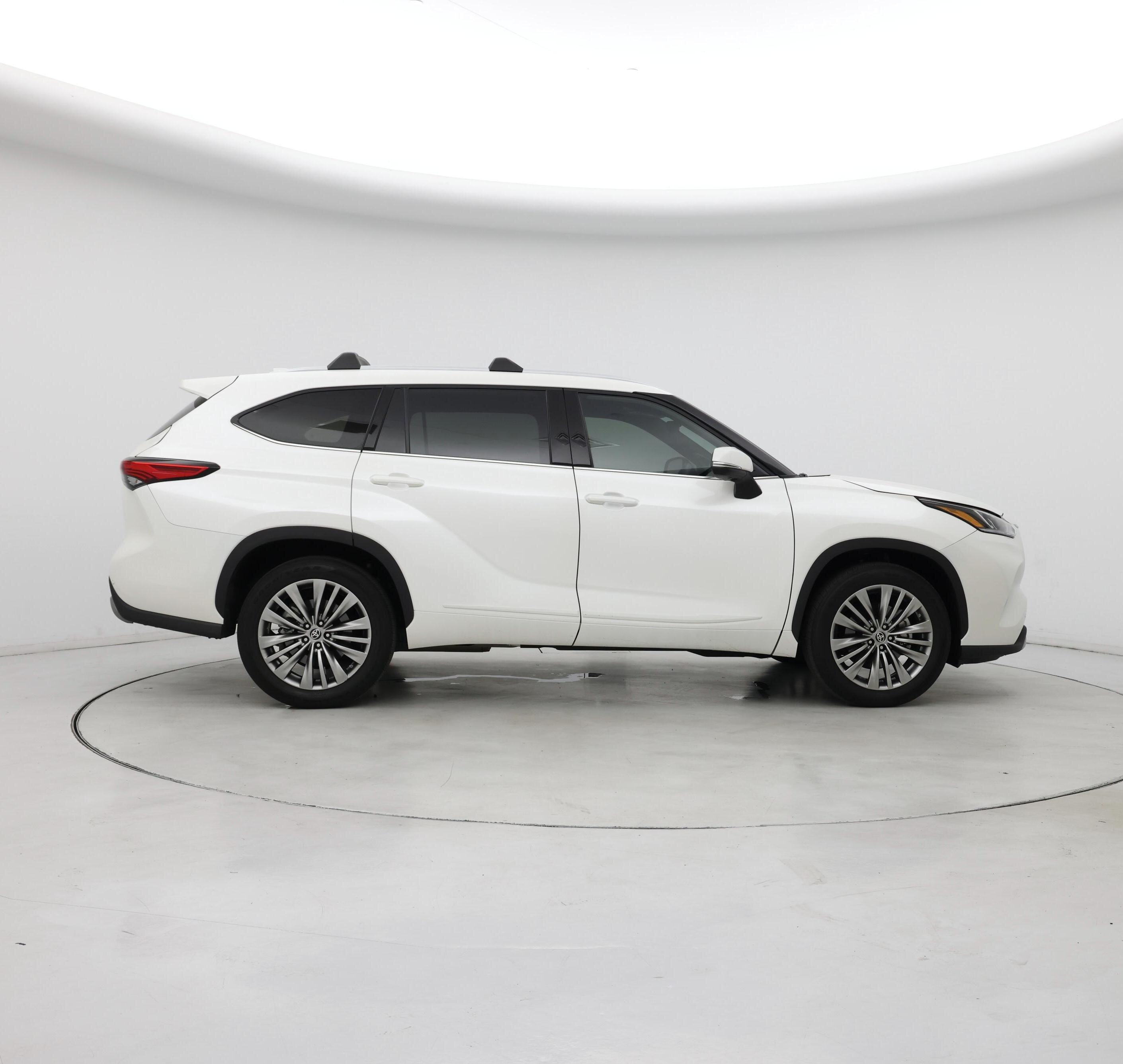 Thumbnail: 2021 Toyota Highlander - 7
