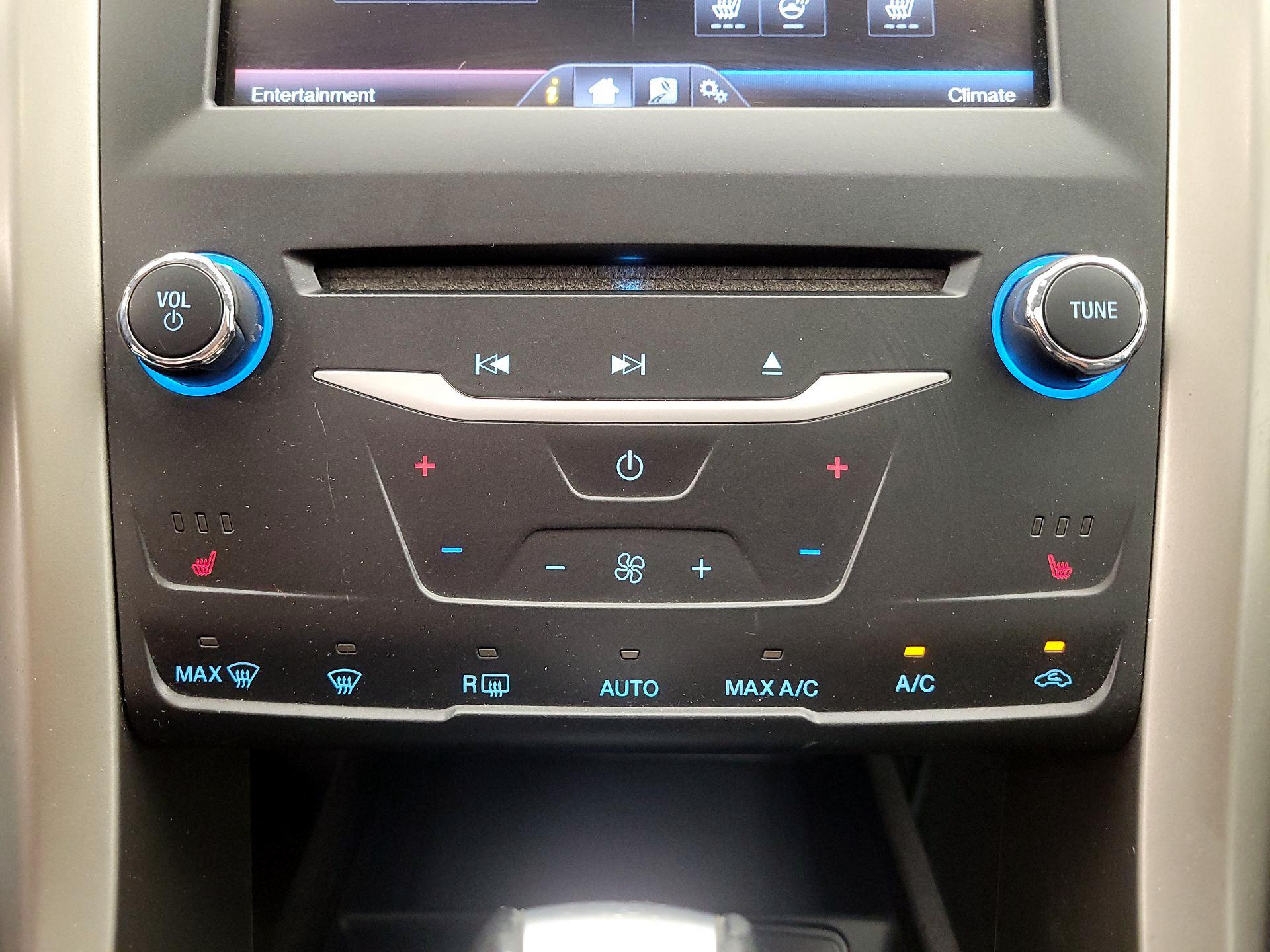 Thumbnail: 2015 Ford Fusion - 17