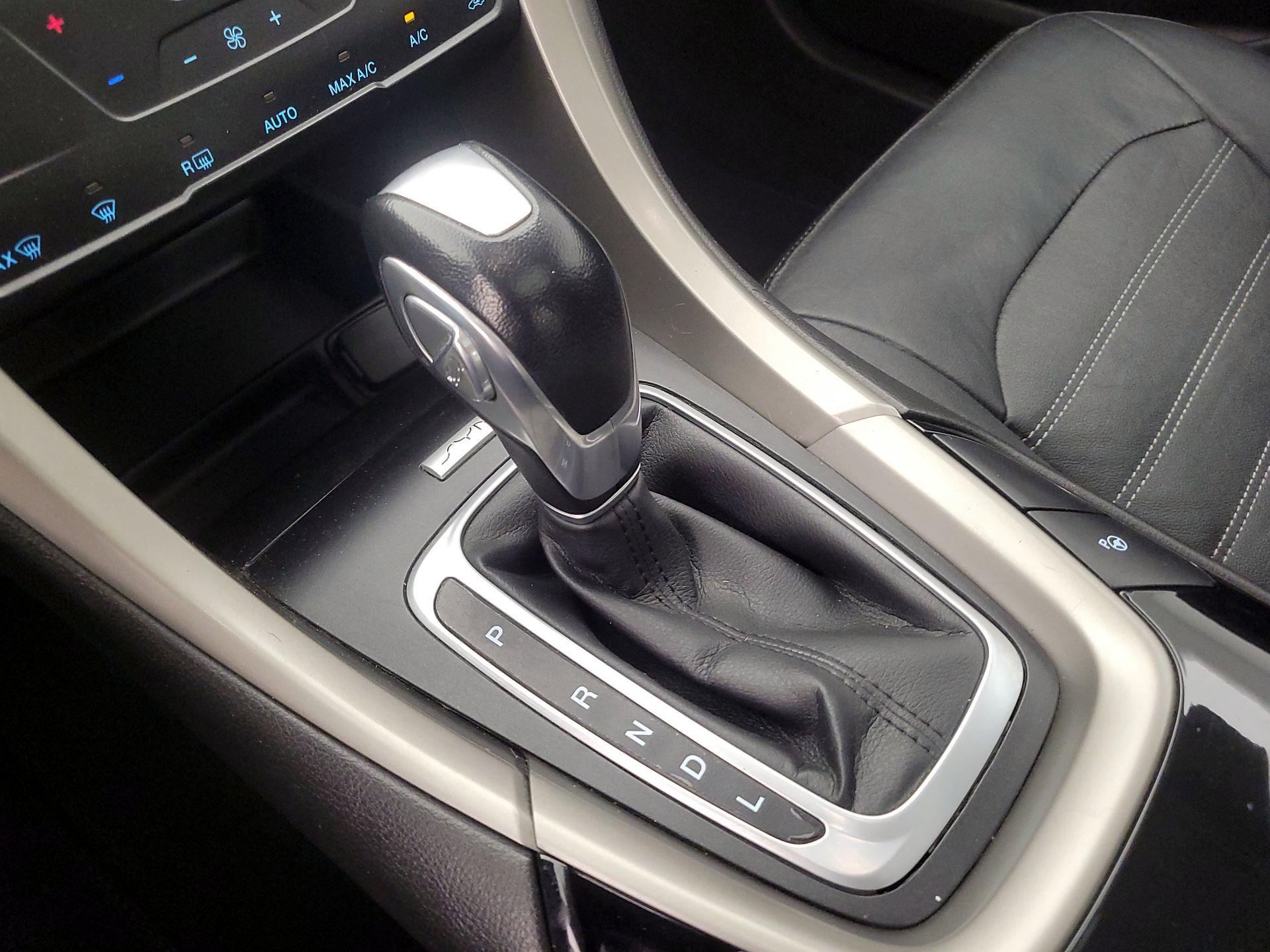 Thumbnail: 2015 Ford Fusion - 18