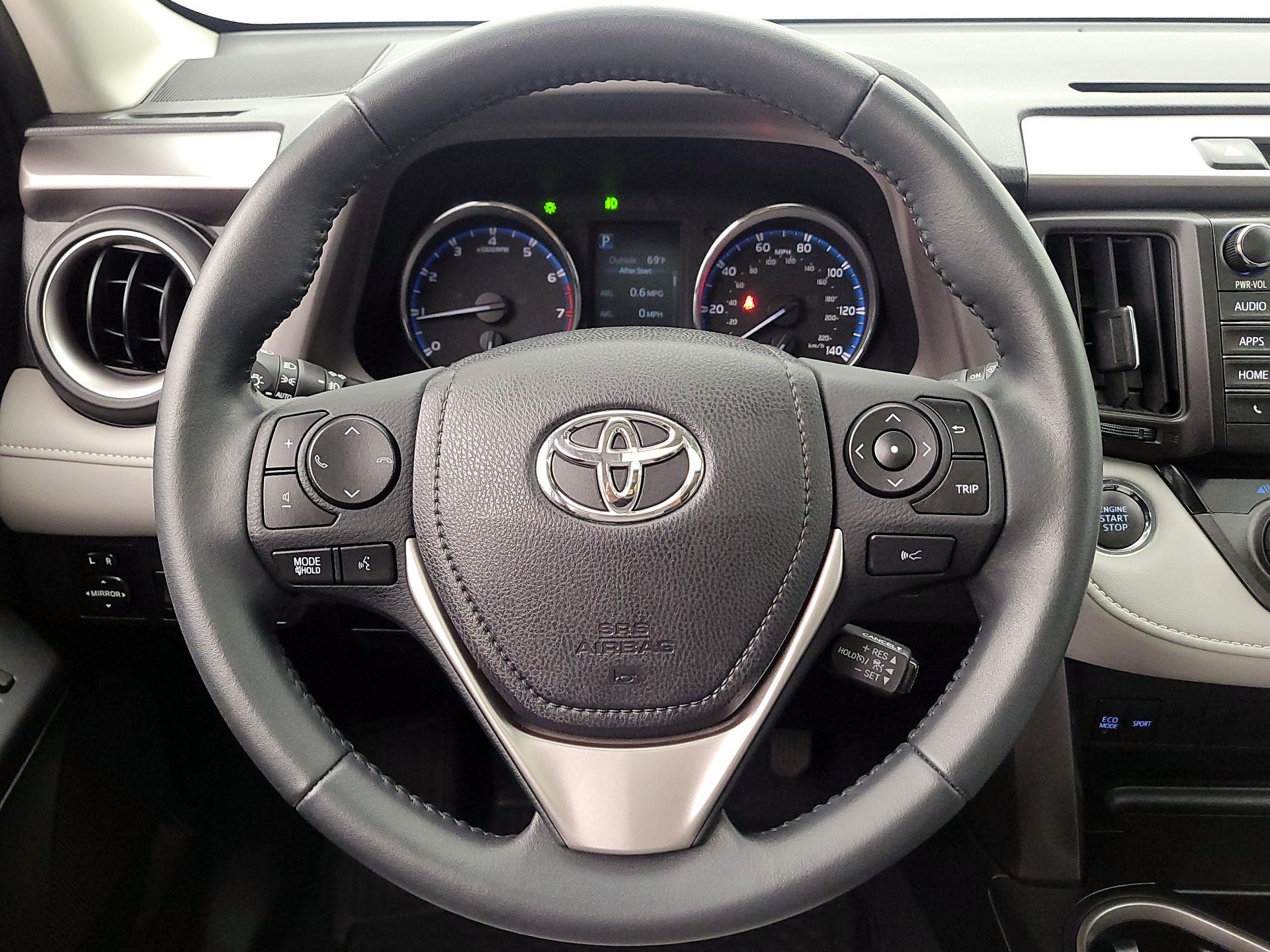 Thumbnail: 2016 Toyota RAV4 - 10