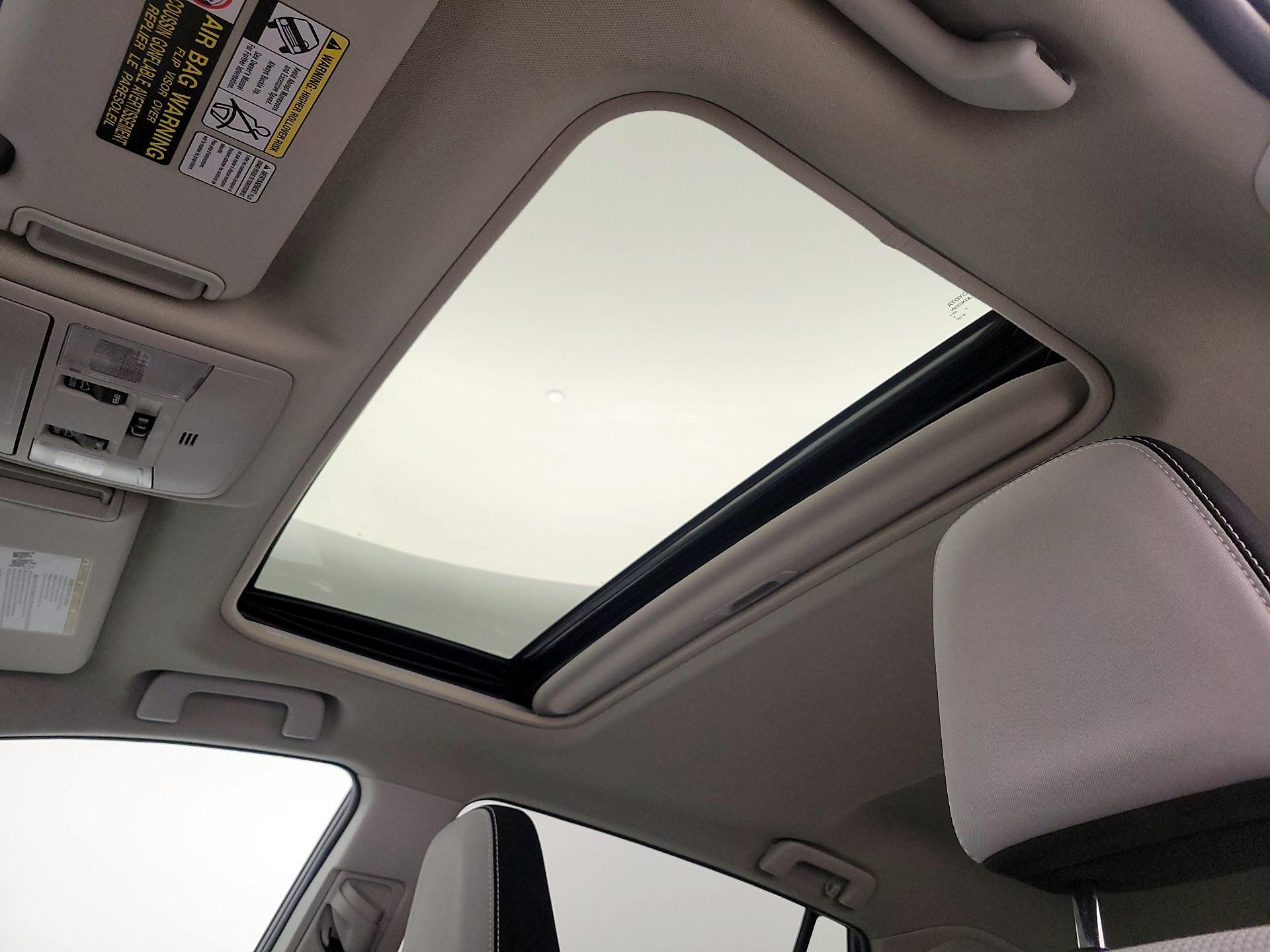 Thumbnail: 2016 Toyota RAV4 - 20