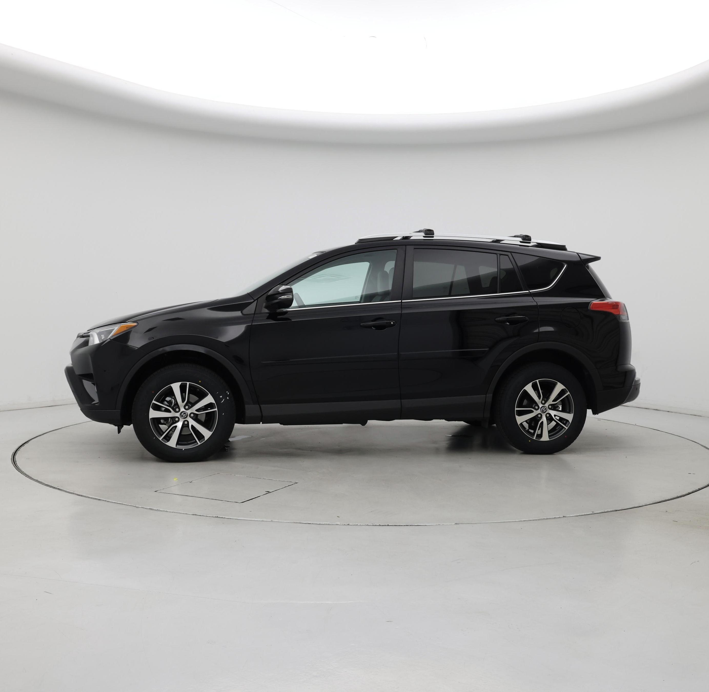 Thumbnail: 2016 Toyota RAV4 - 3