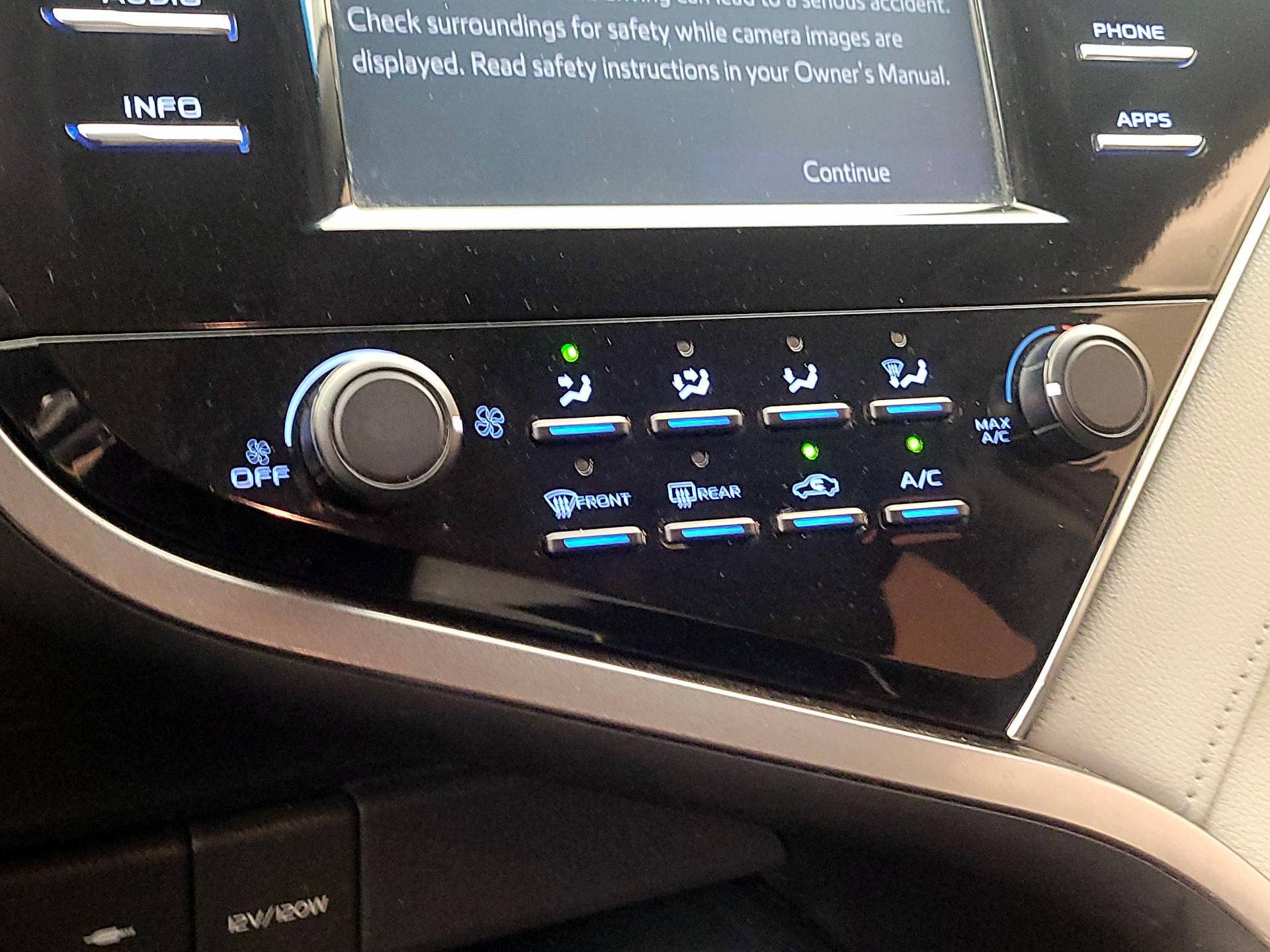 Thumbnail: 2018 Toyota Camry - 16