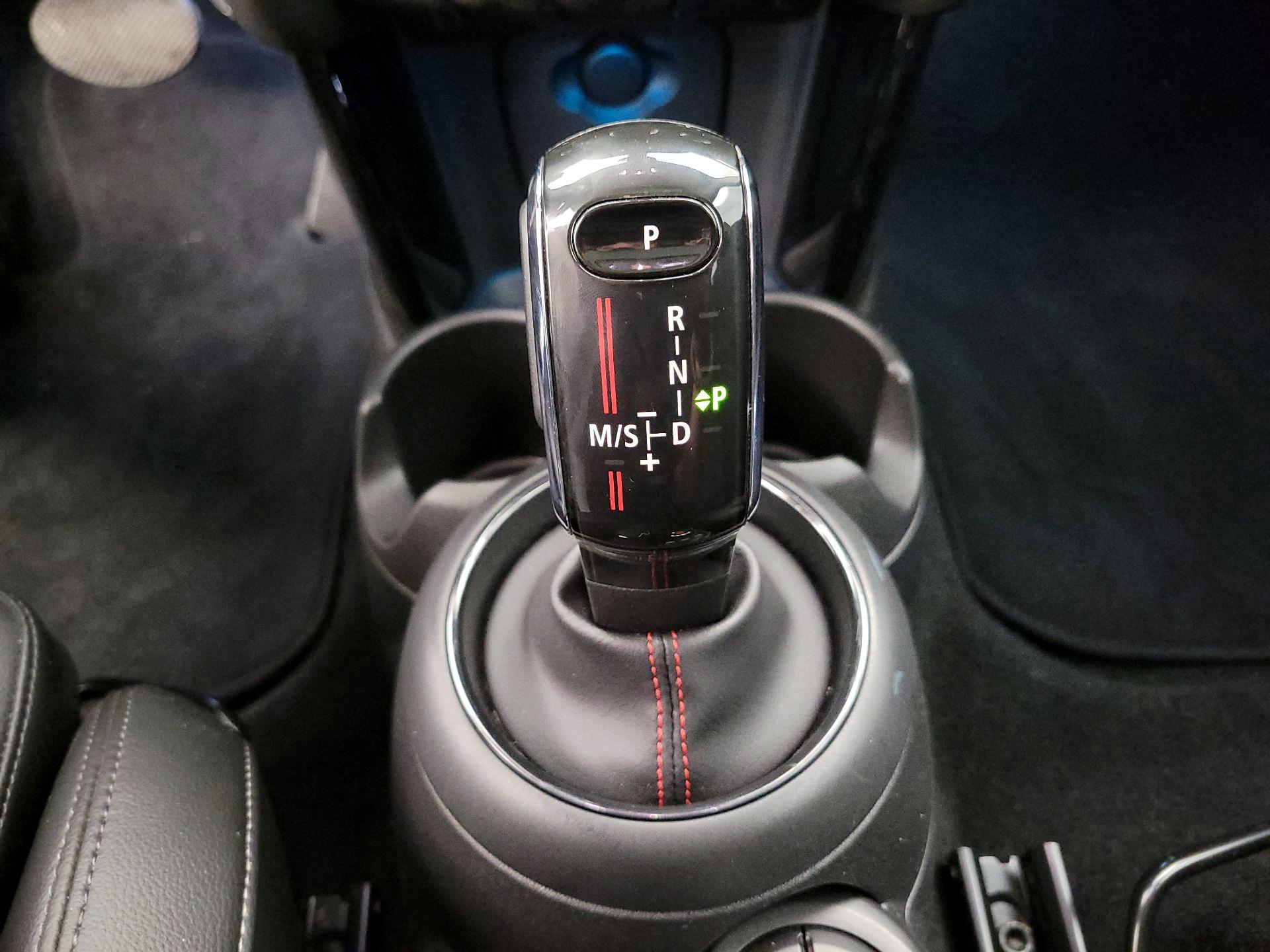 Thumbnail: 2020 MINI Cooper Hardtop - 17