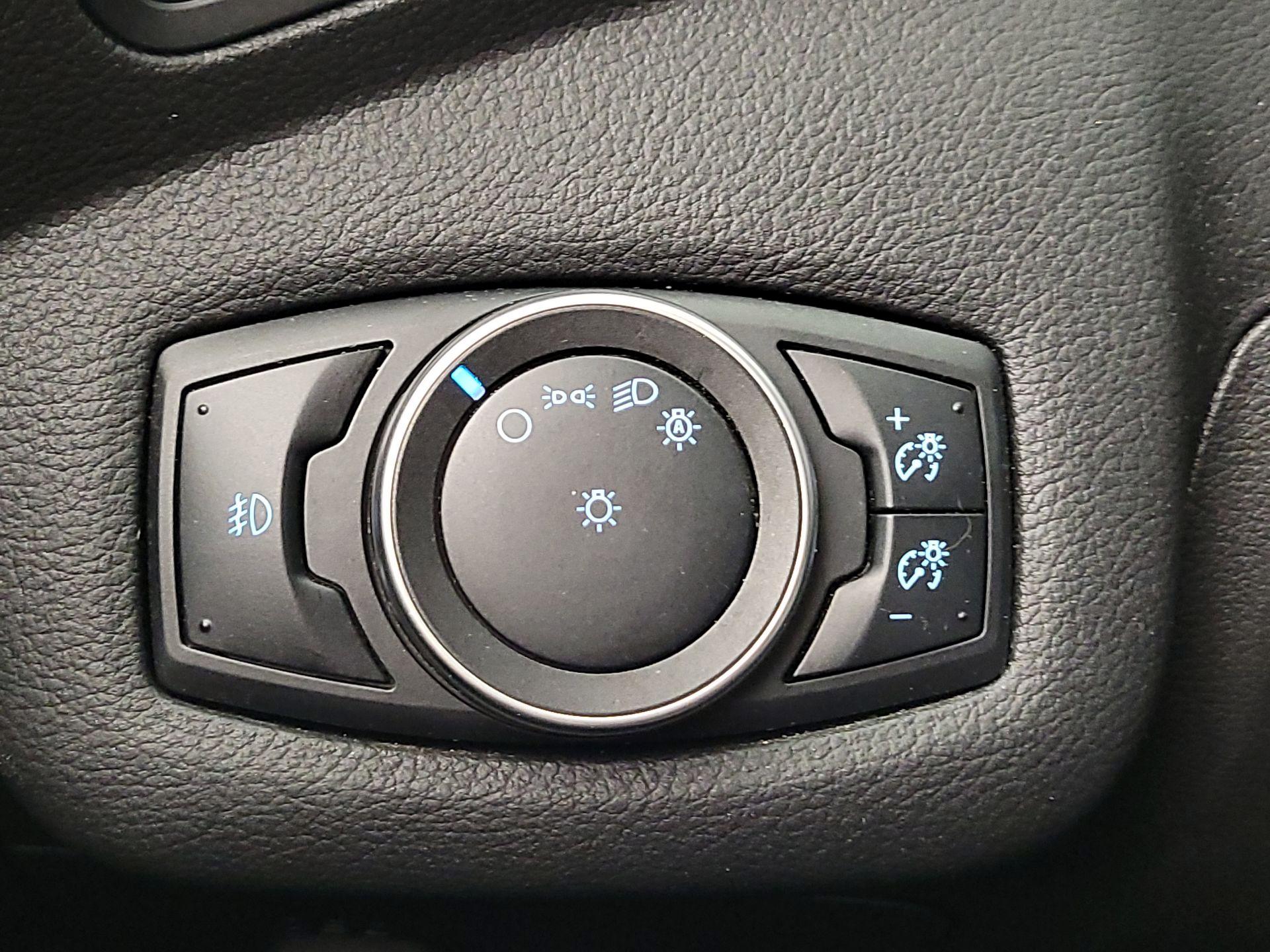 Thumbnail: 2016 Ford Escape - 13