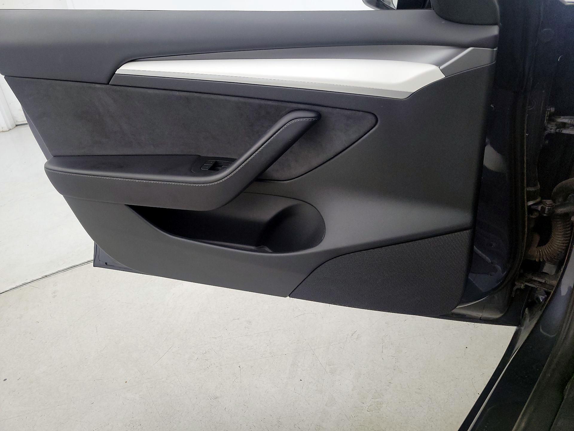 Thumbnail: 2023 Tesla Model 3 - 12