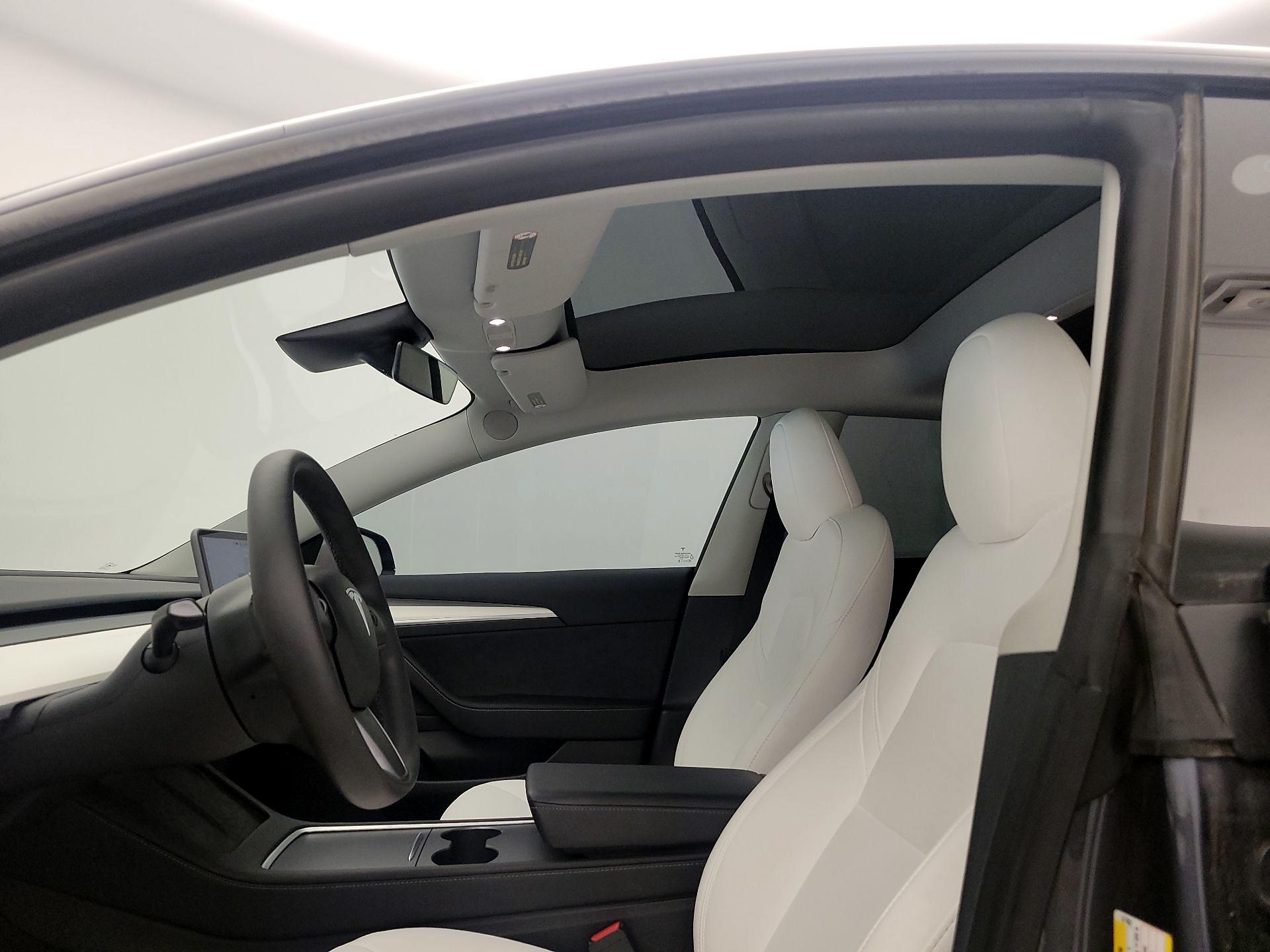 Thumbnail: 2023 Tesla Model 3 - 19