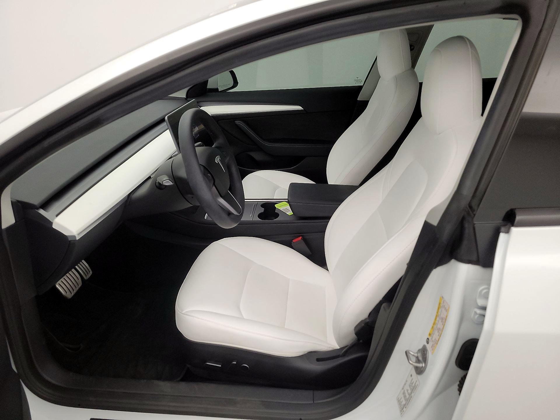 Thumbnail: 2023 Tesla Model 3 - 11