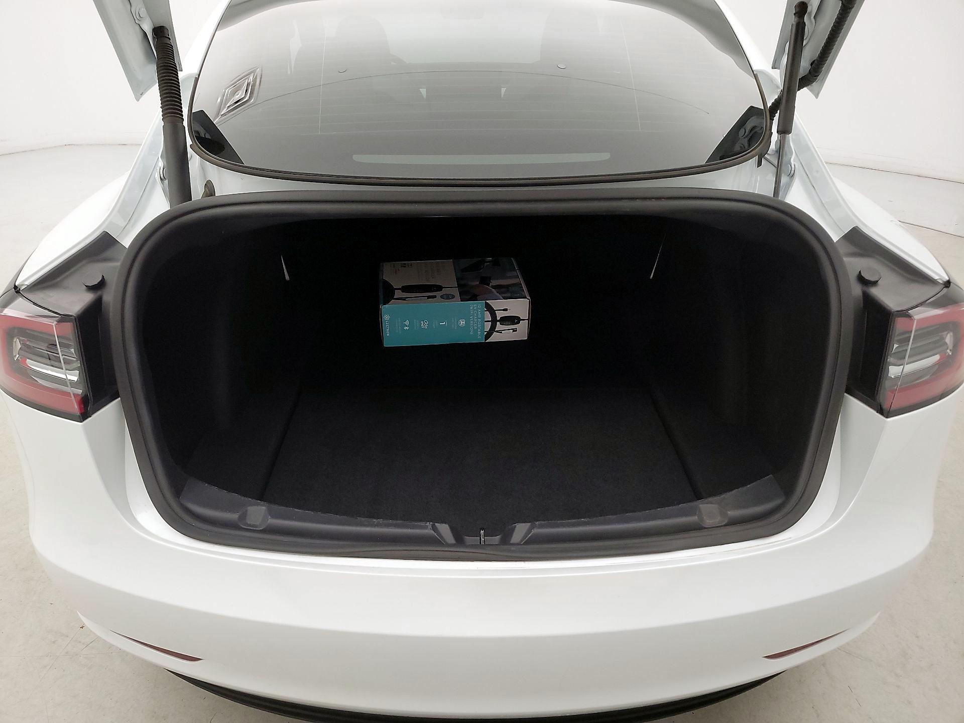 Thumbnail: 2023 Tesla Model 3 - 20