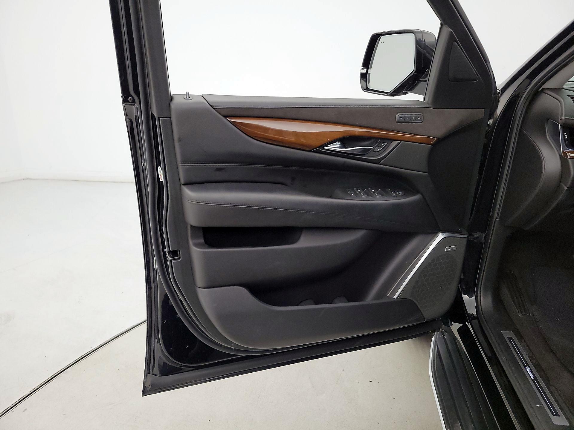 Thumbnail: 2020 Cadillac Escalade - 12