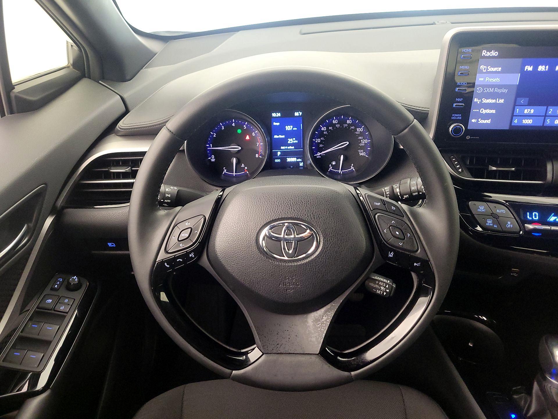 Thumbnail: 2022 Toyota C-HR - 10