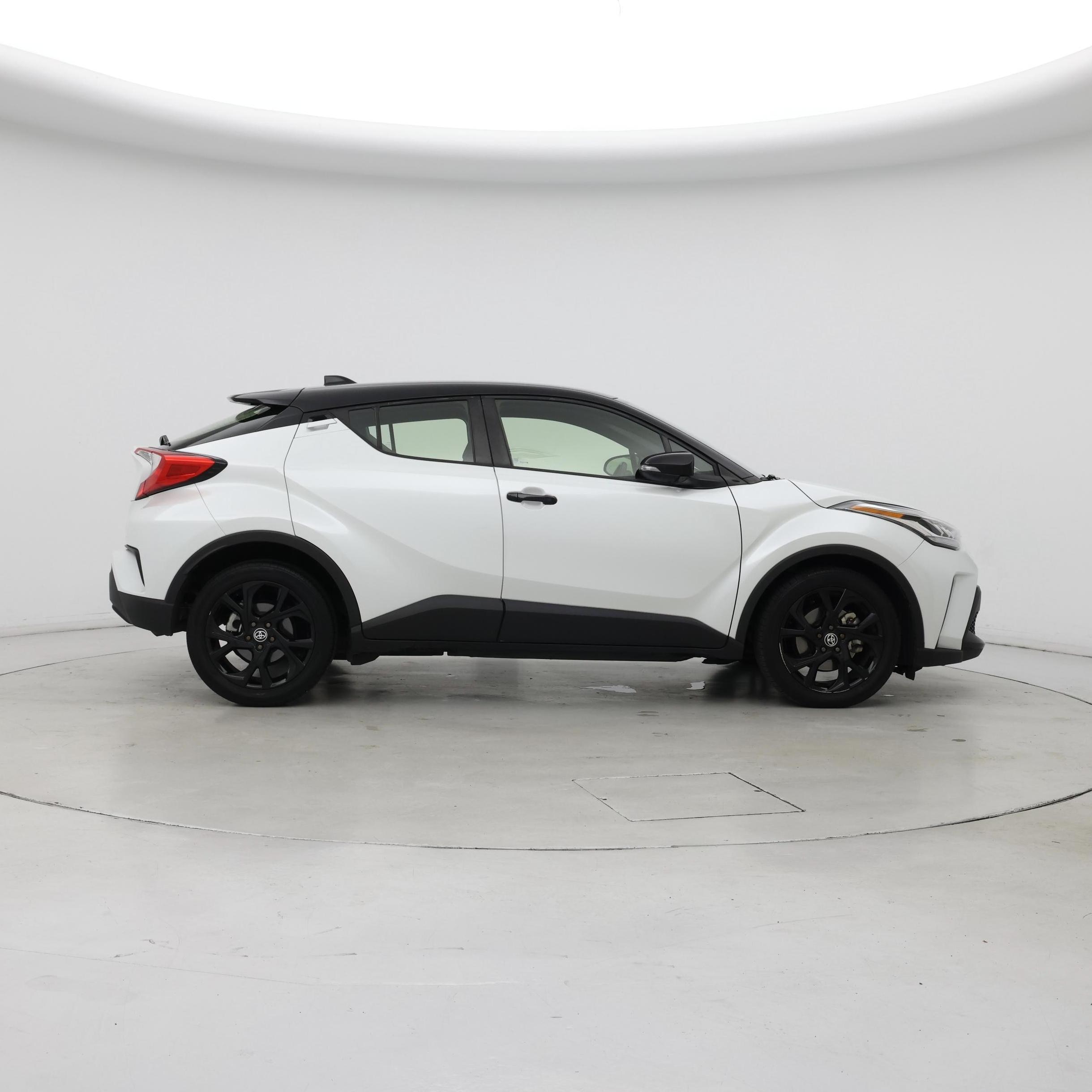Thumbnail: 2022 Toyota C-HR - 7