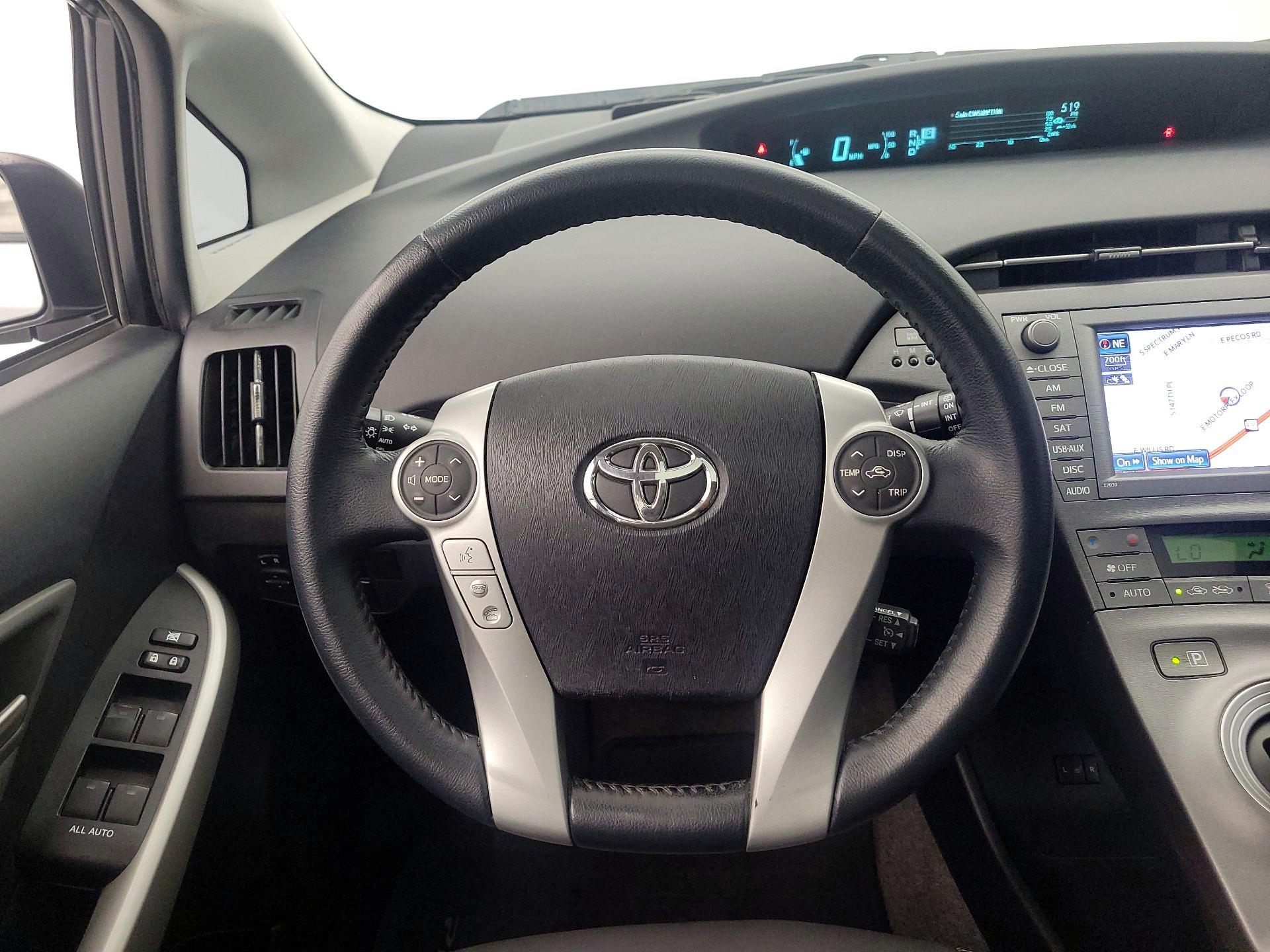 Thumbnail: 2013 Toyota Prius - 10