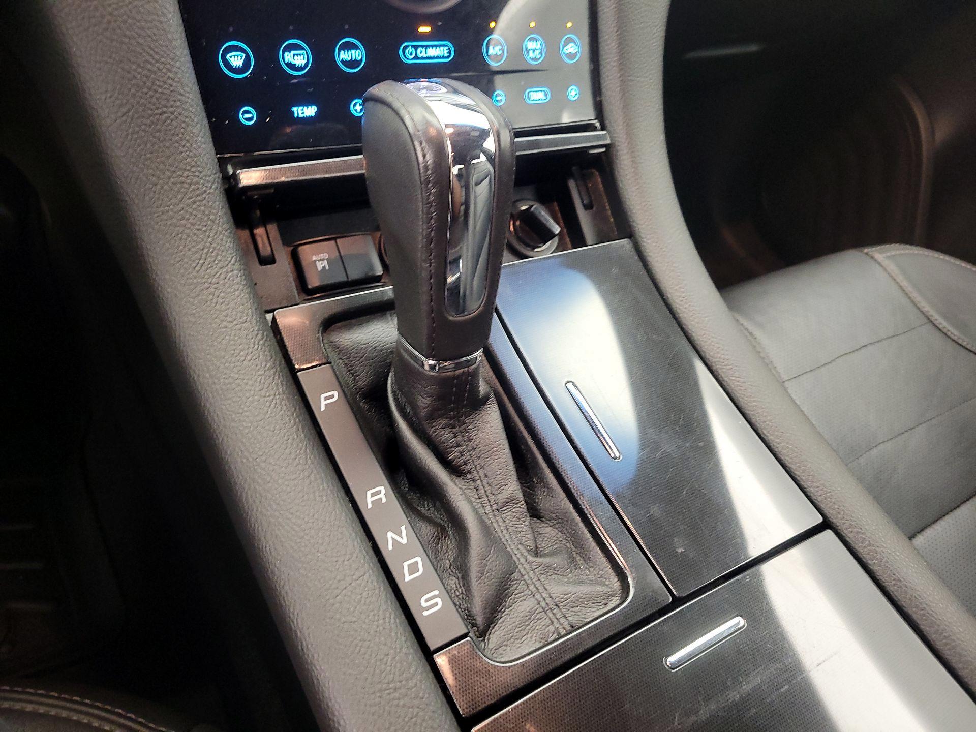 Thumbnail: 2013 Ford Taurus - 18