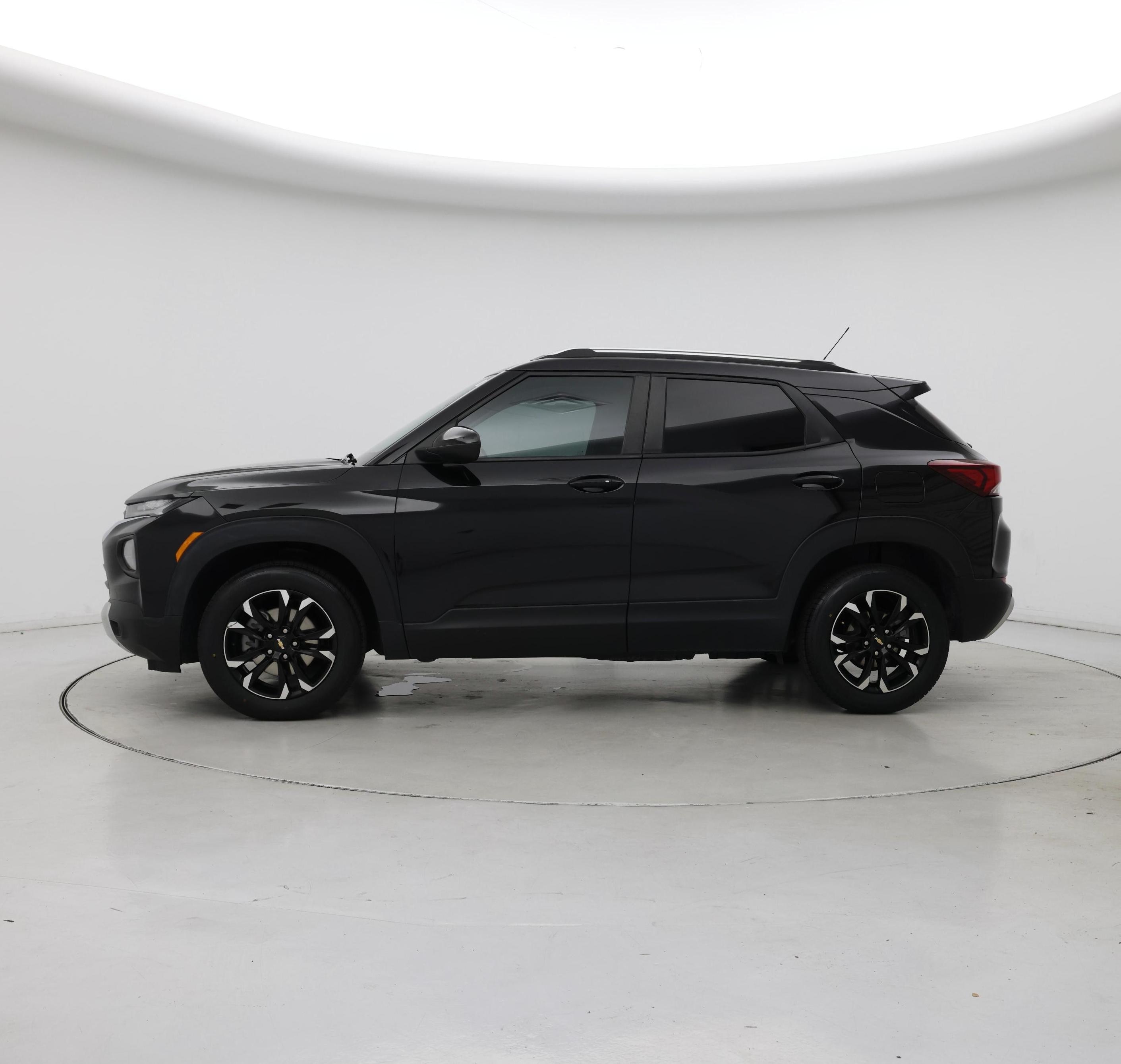 Thumbnail: 2023 Chevrolet TrailBlazer - 3