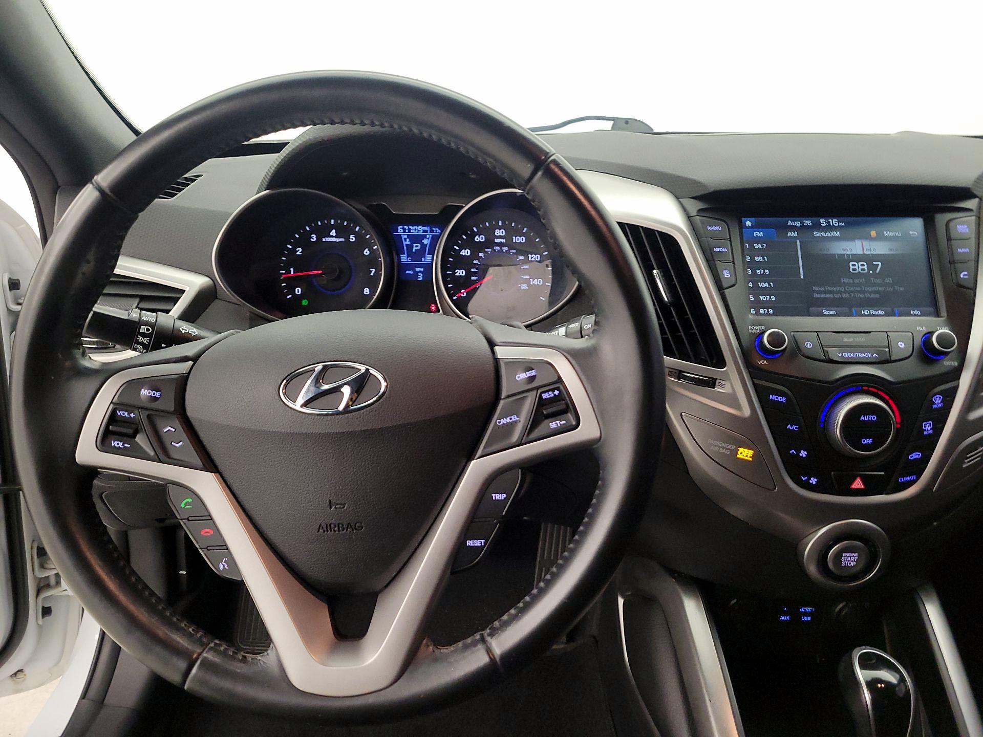 Thumbnail: 2017 Hyundai Veloster - 10