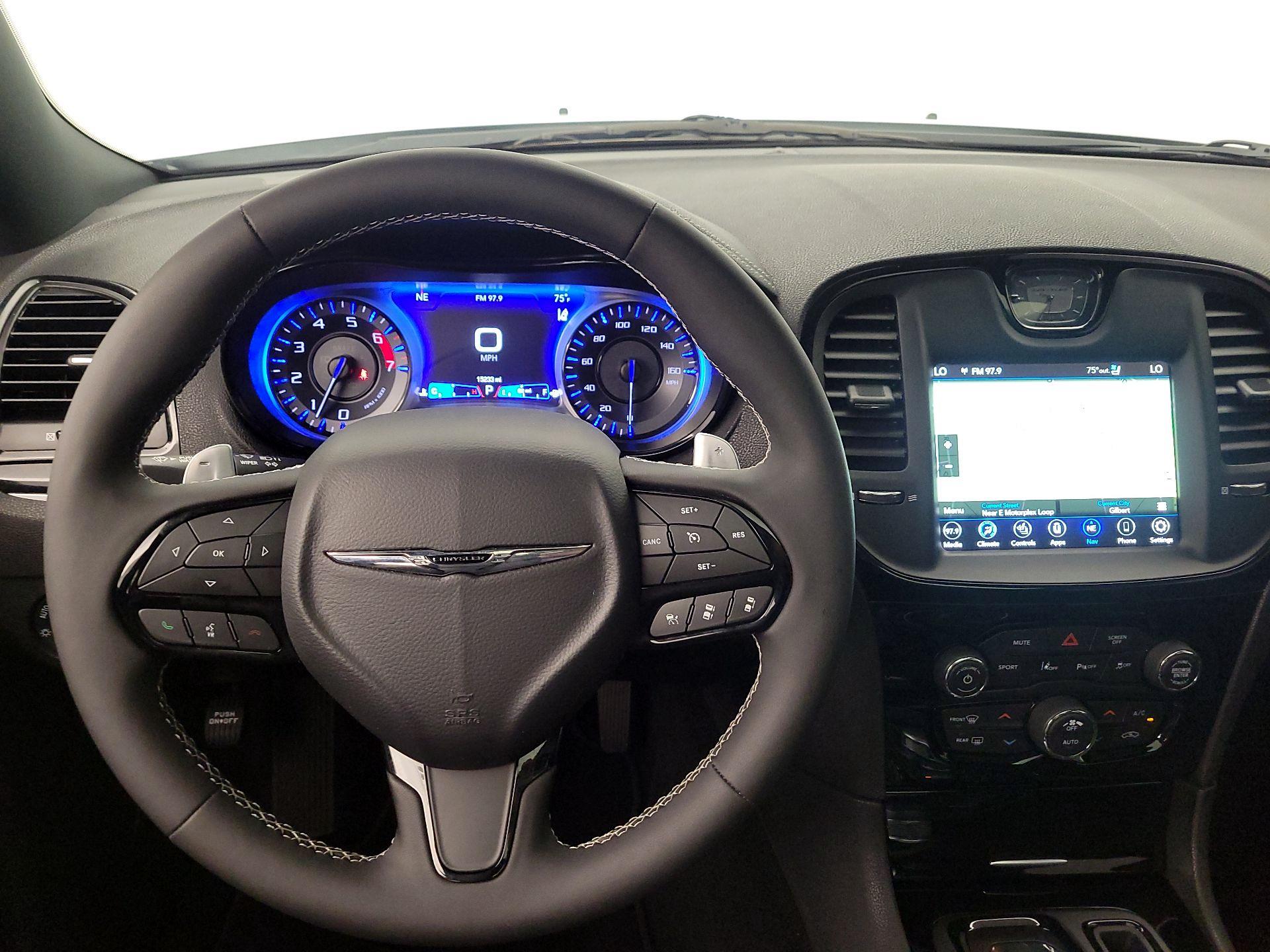 Thumbnail: 2022 Chrysler 300 - 10