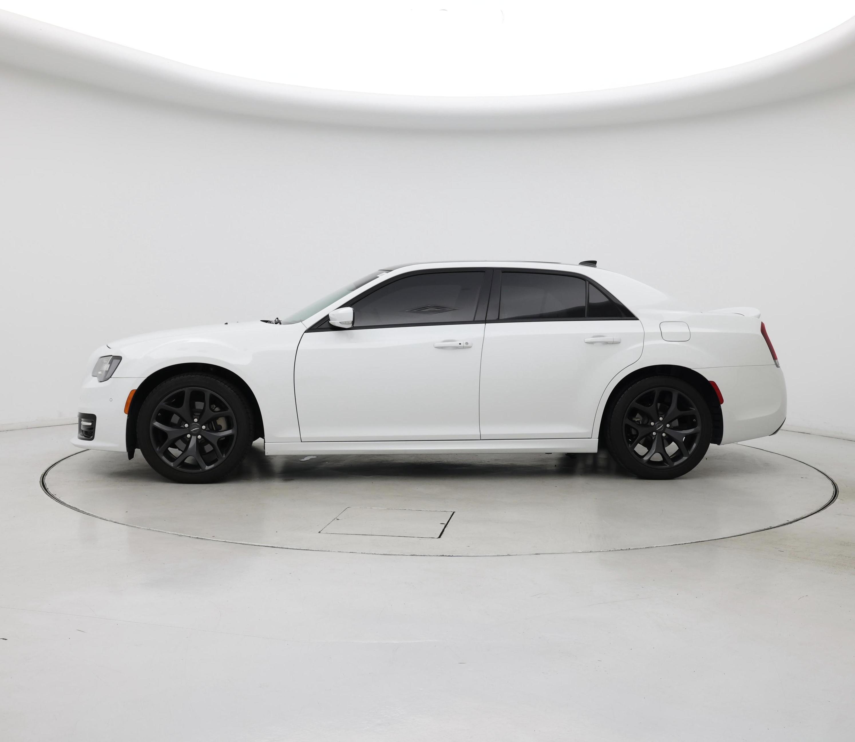 Thumbnail: 2022 Chrysler 300 - 3