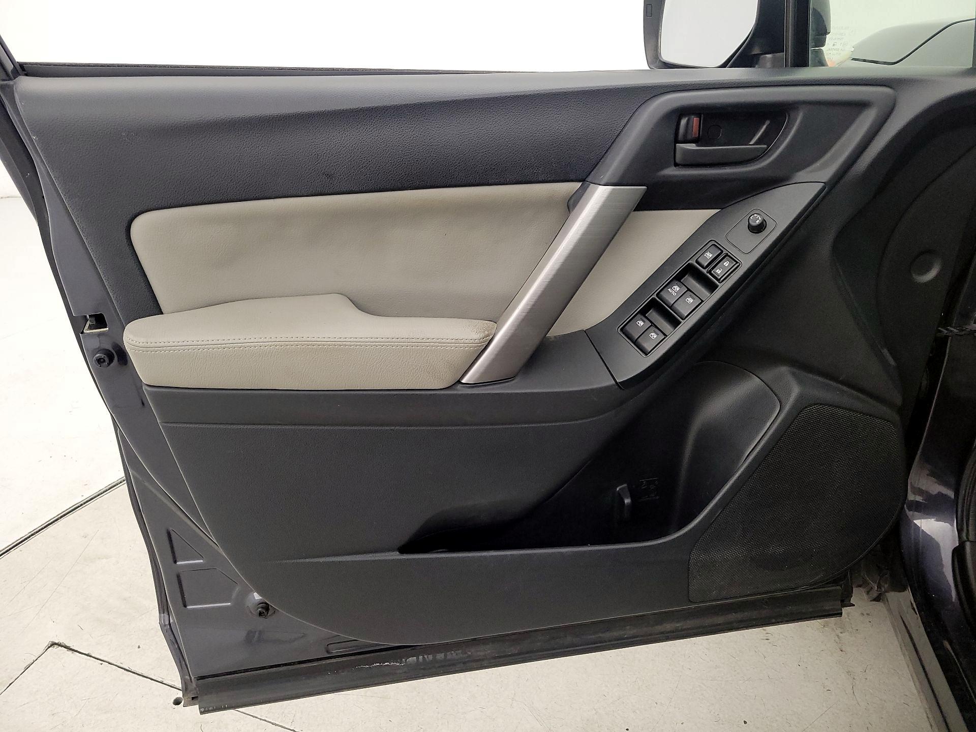 Thumbnail: 2015 Subaru Forester - 12