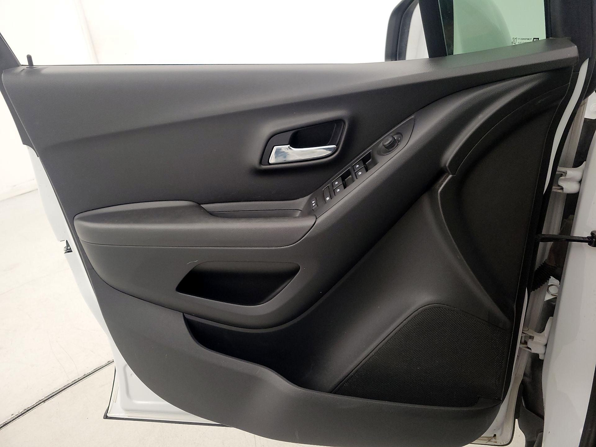 Thumbnail: 2020 Chevrolet Trax - 12