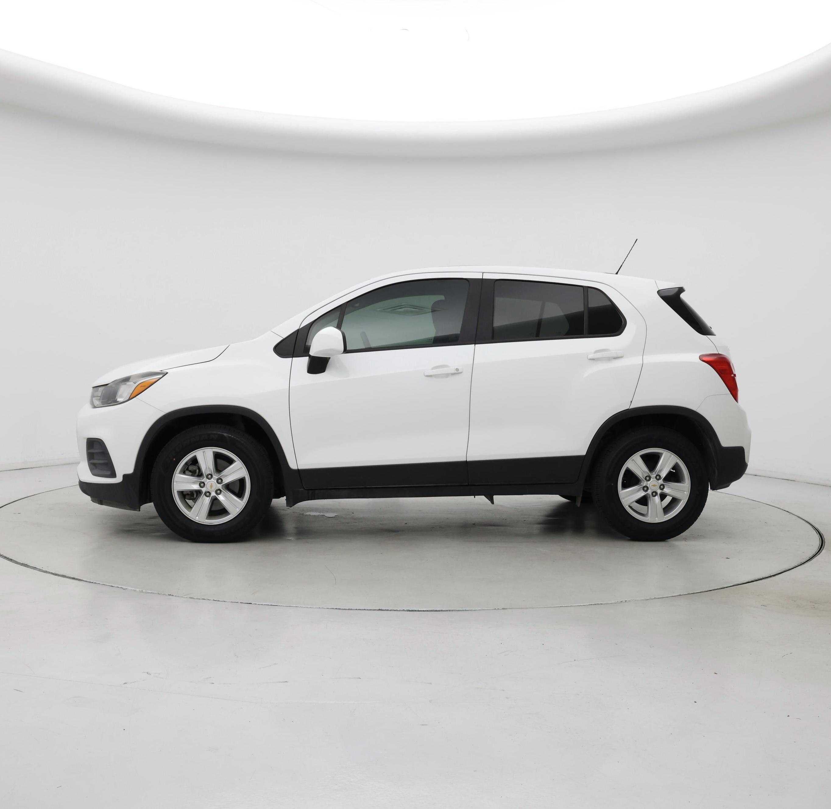 Thumbnail: 2020 Chevrolet Trax - 3