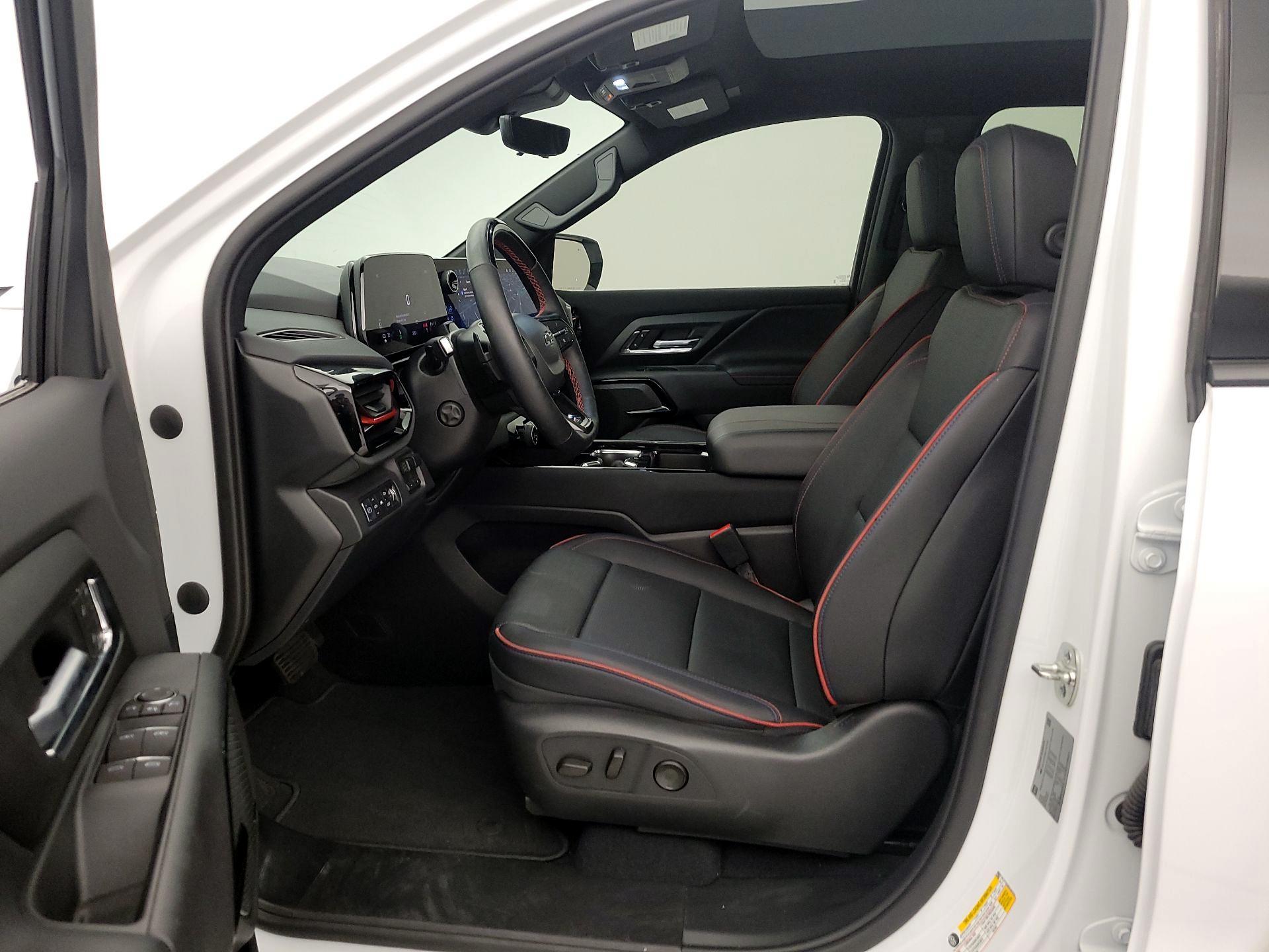Thumbnail: 2025 Chevrolet Silverado EV - 11