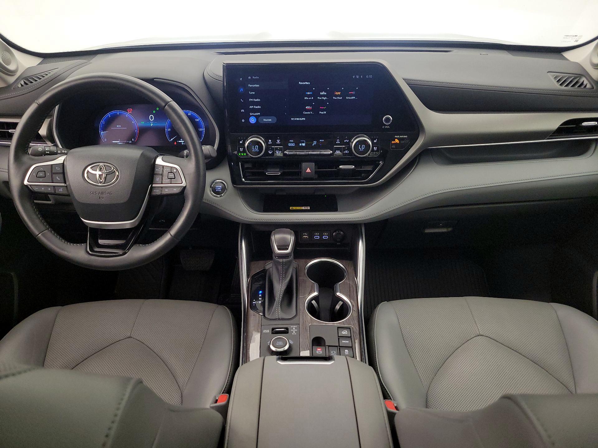 Thumbnail: 2023 Toyota Highlander - 9