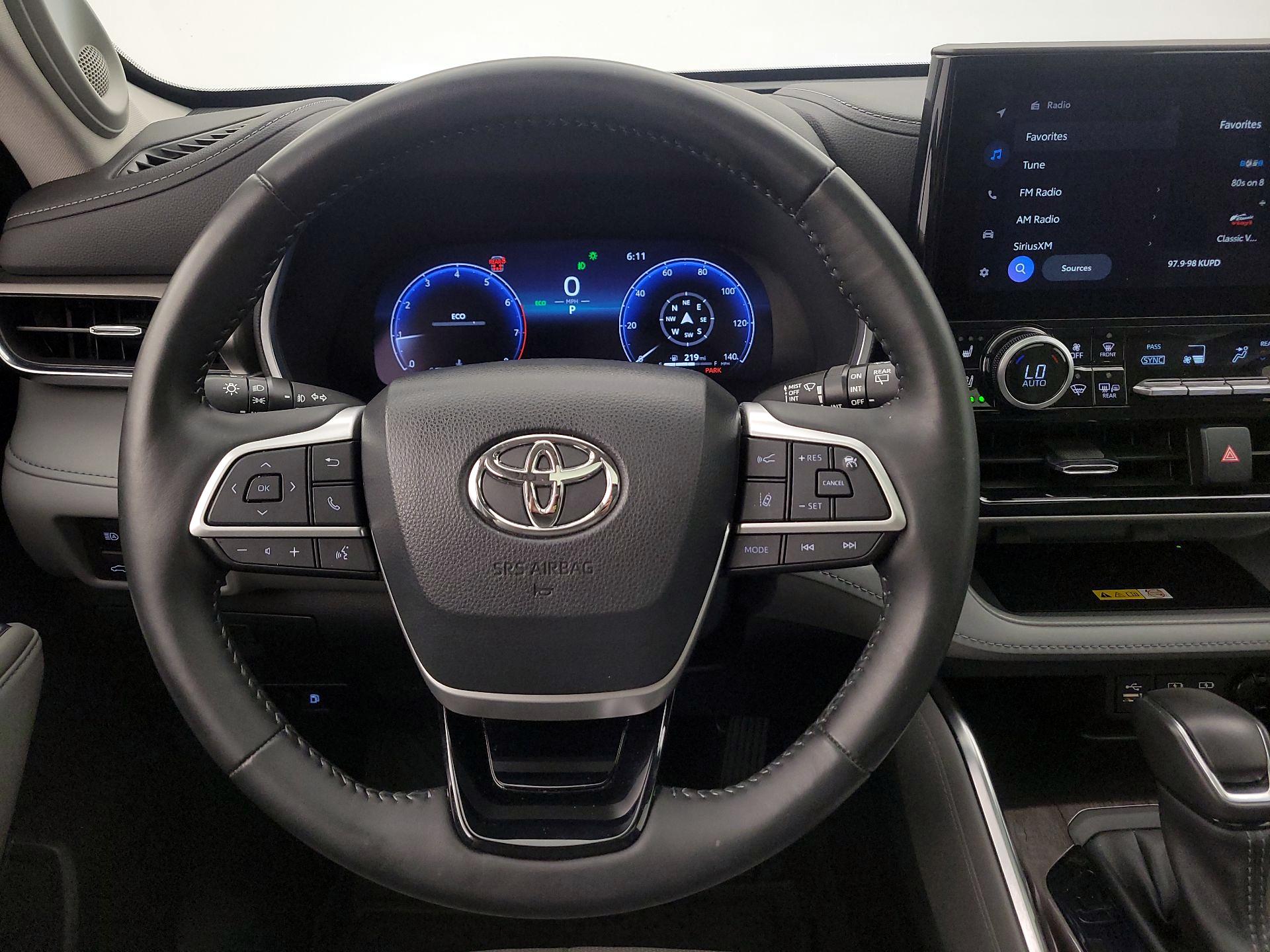 Thumbnail: 2023 Toyota Highlander - 10