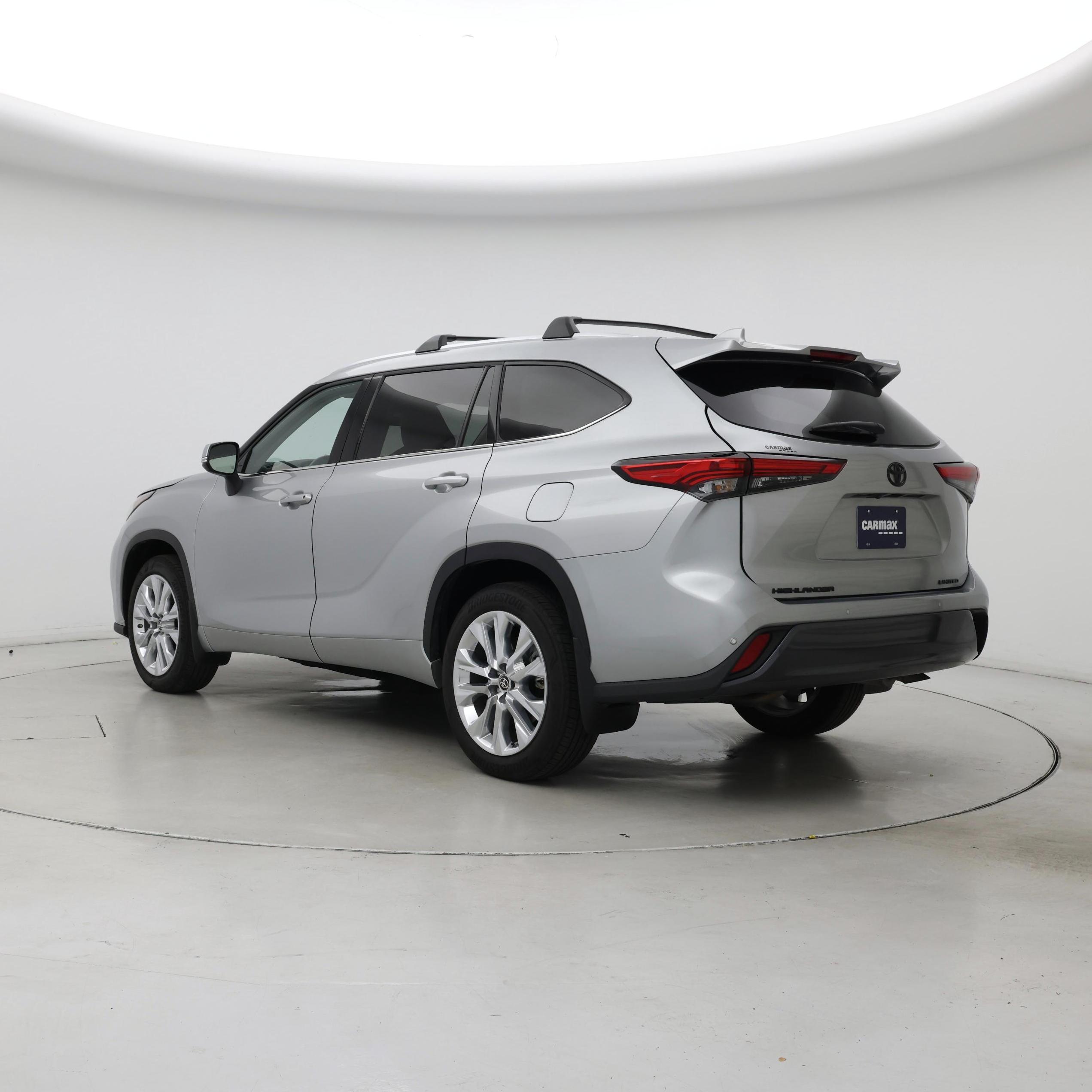 Thumbnail: 2023 Toyota Highlander - 2