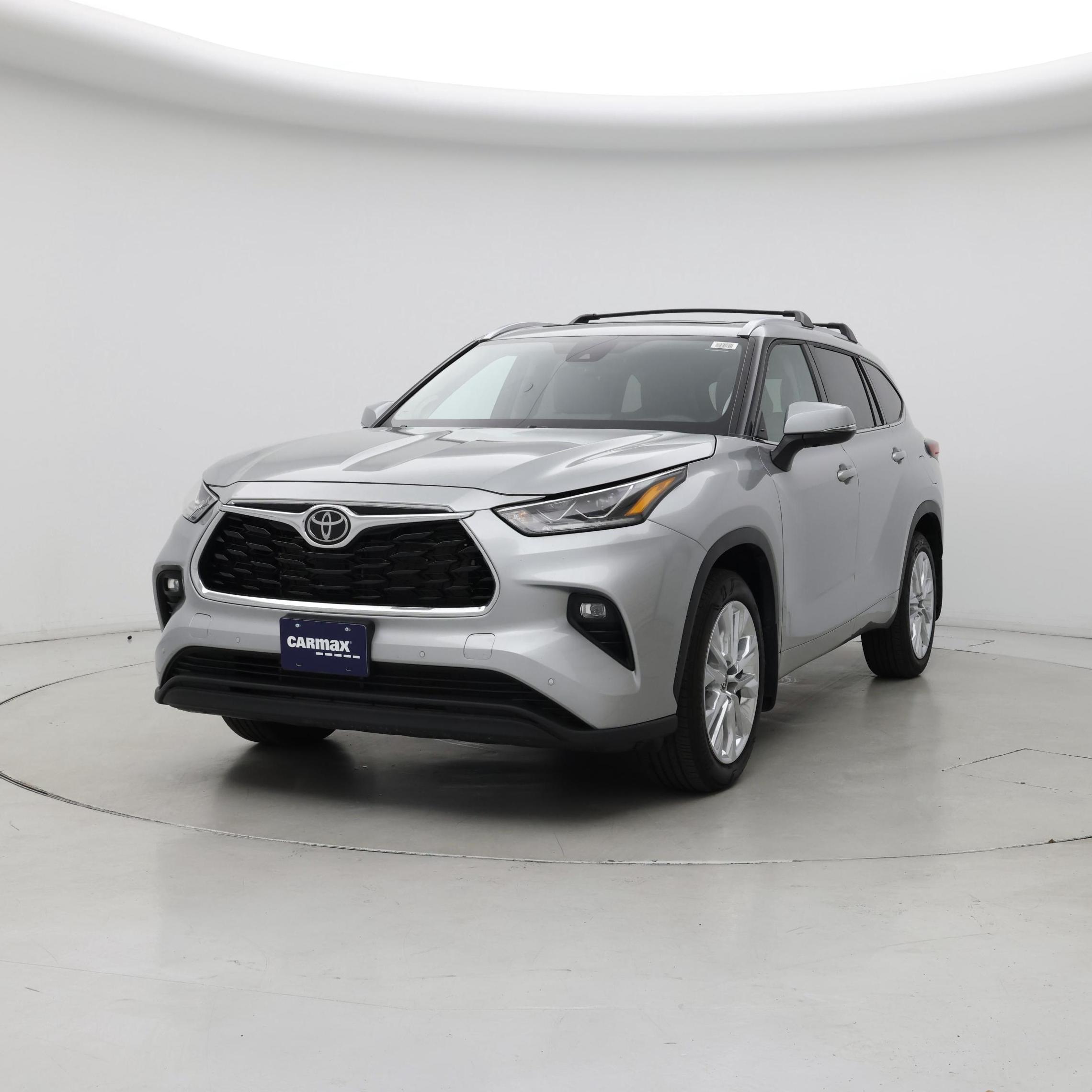 Thumbnail: 2023 Toyota Highlander - 4