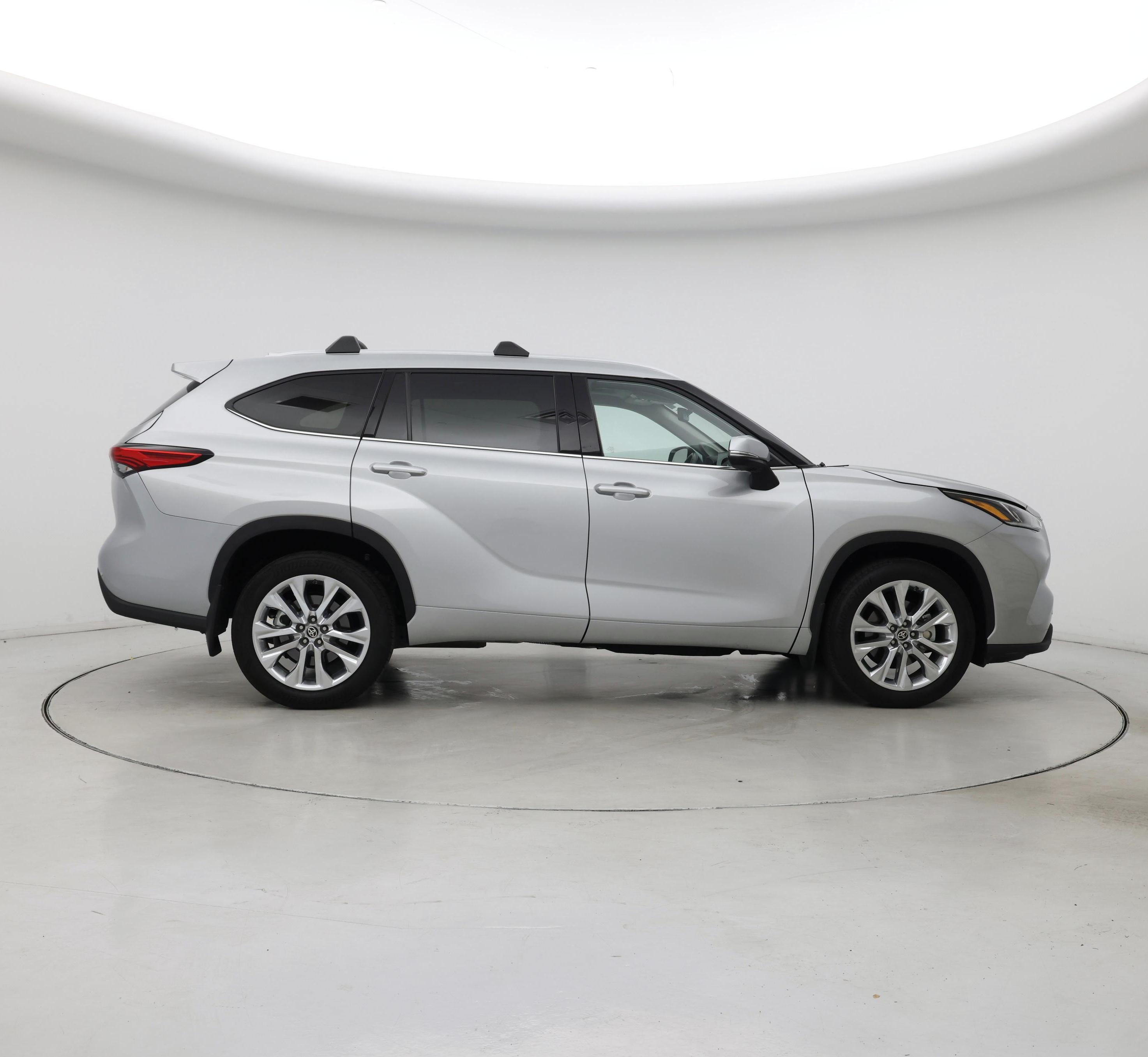 Thumbnail: 2023 Toyota Highlander - 7