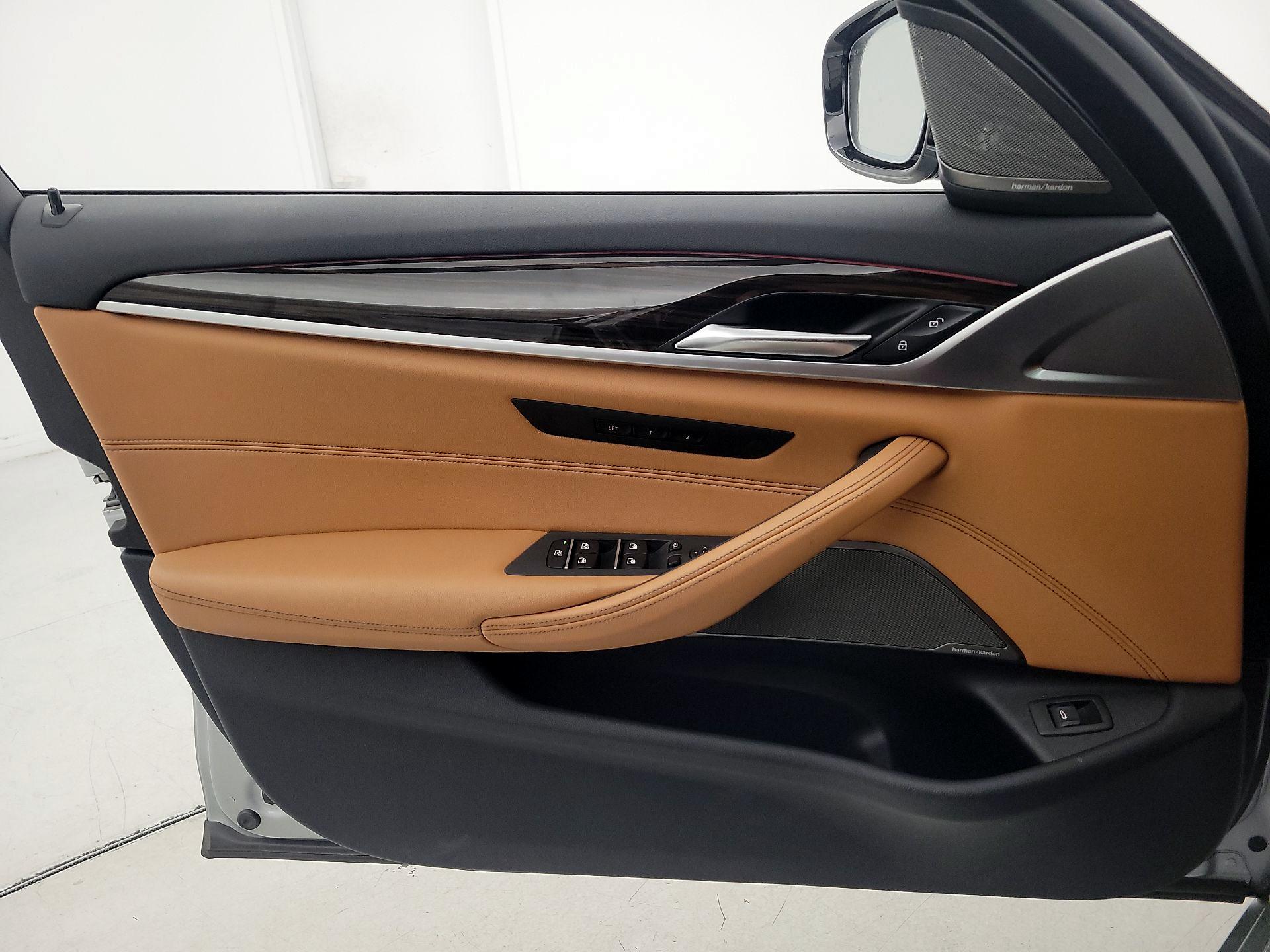 Thumbnail: 2021 BMW 5 Series - 12