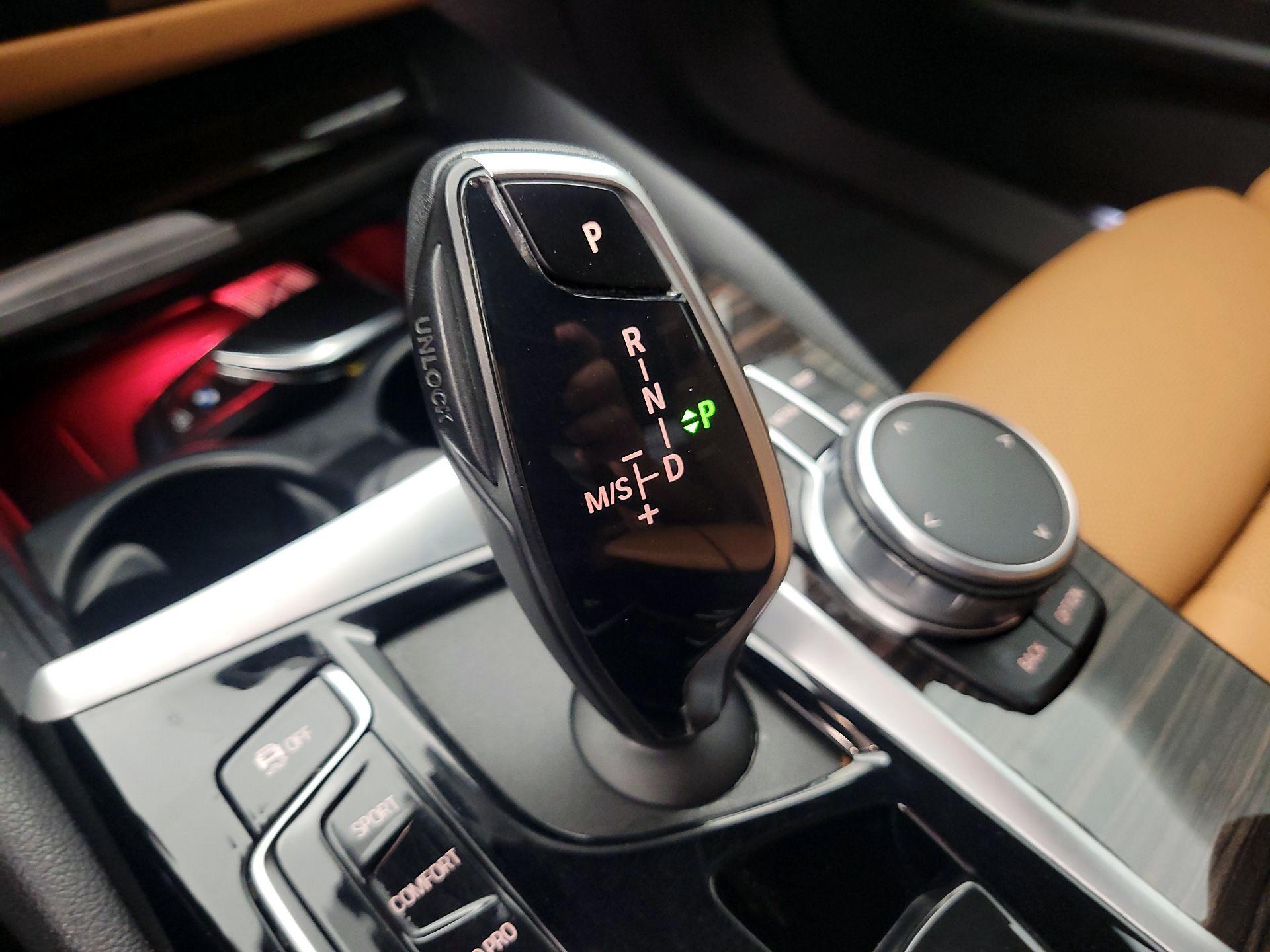 Thumbnail: 2021 BMW 5 Series - 18