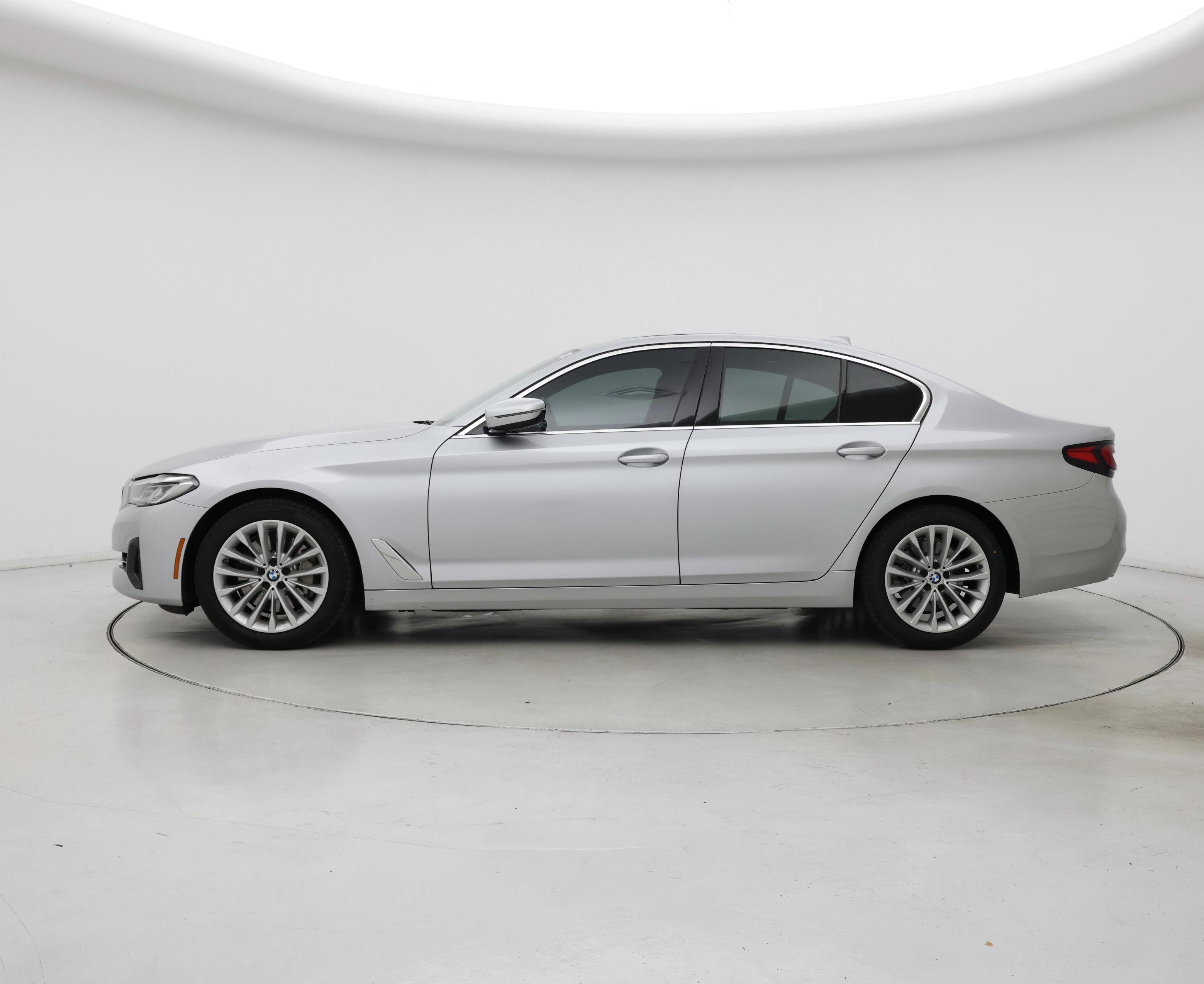 Thumbnail: 2021 BMW 5 Series - 3