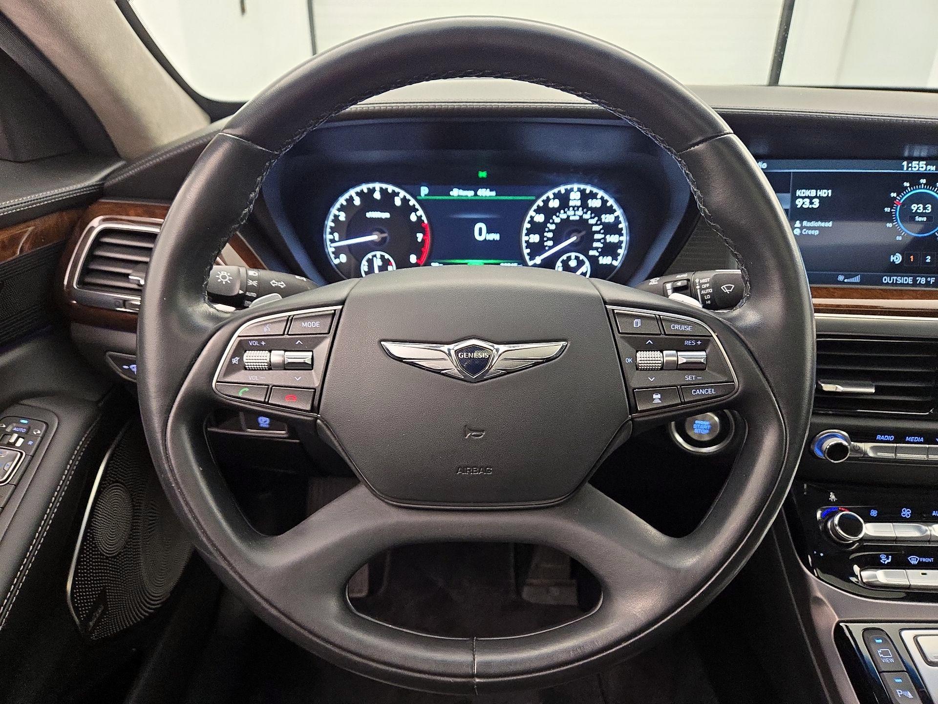 Thumbnail: 2019 Genesis G90 - 10
