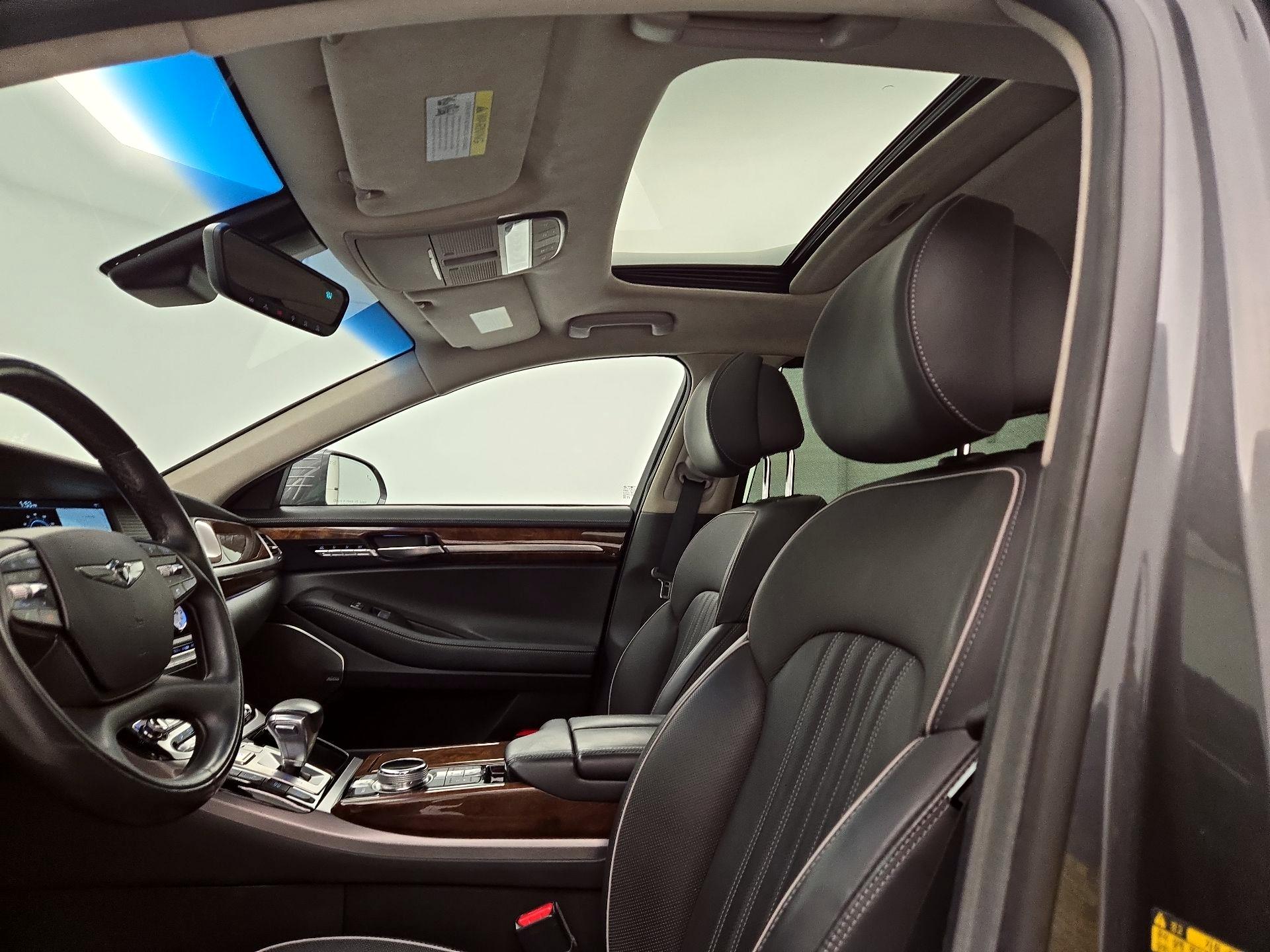Thumbnail: 2019 Genesis G90 - 20