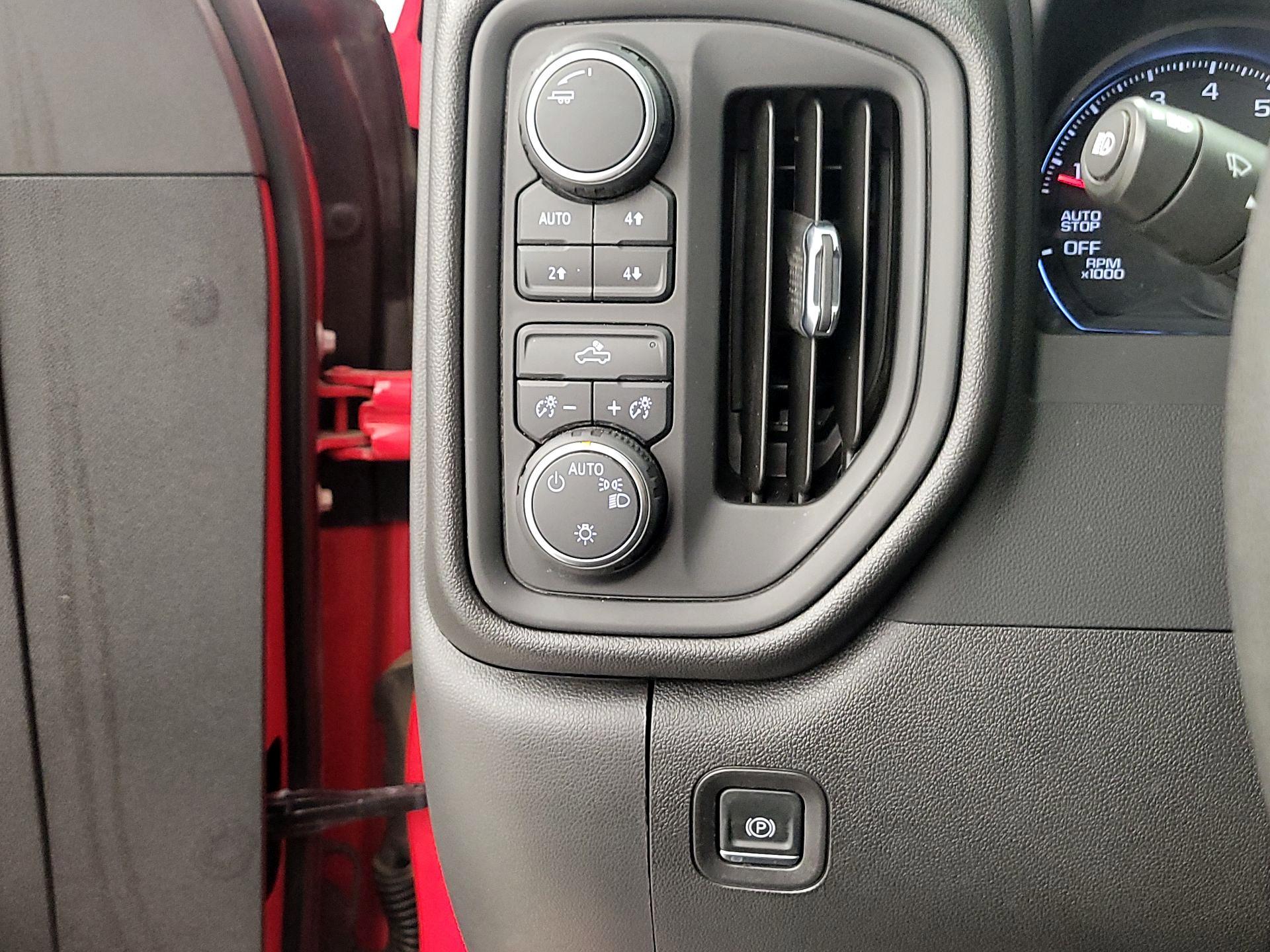 Thumbnail: 2023 Chevrolet Silverado 1500 - 13